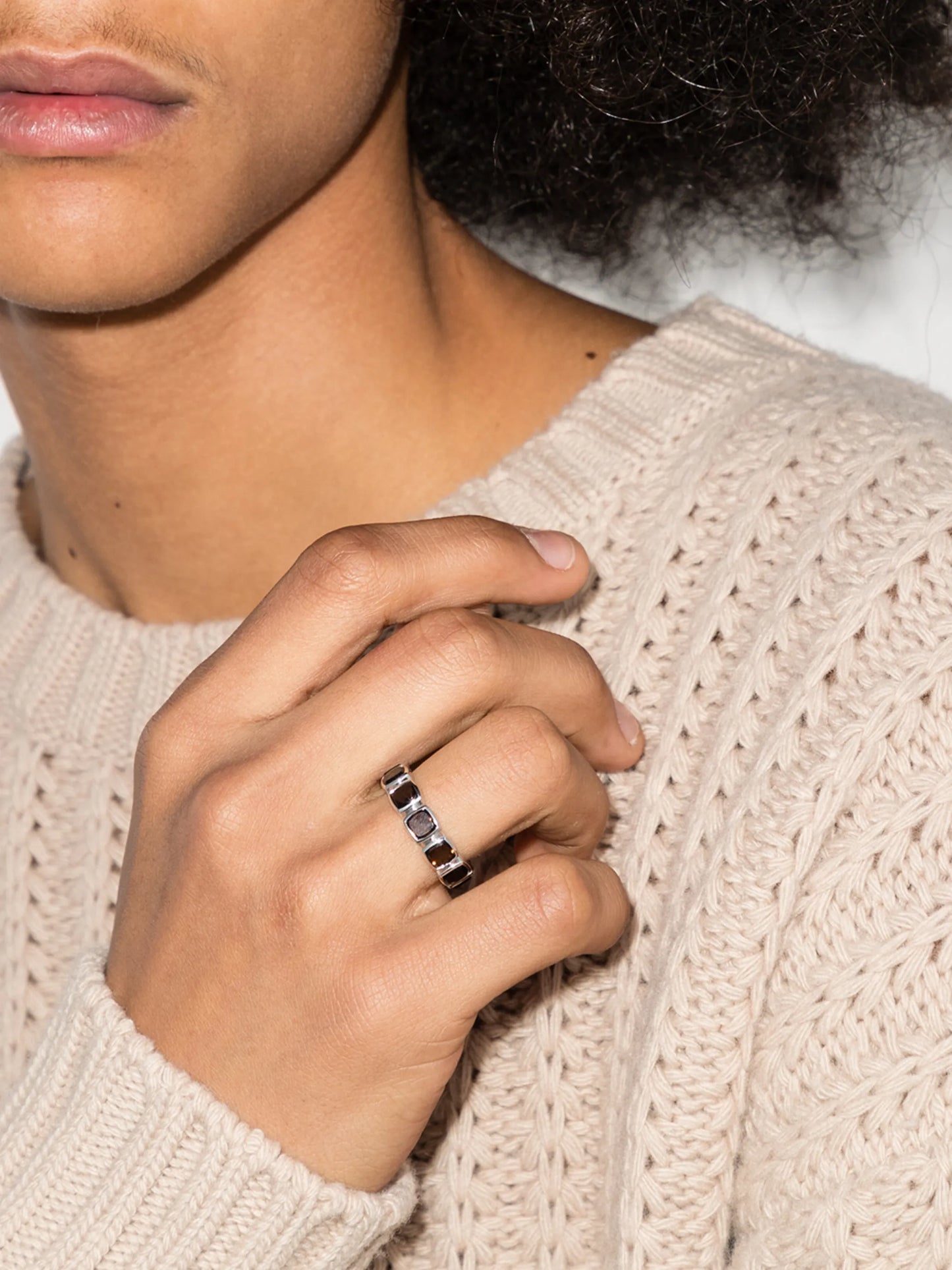quartz-embellished band ring