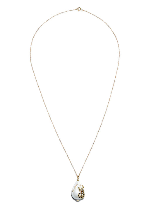 9kt leopard pearl detail pendant necklace