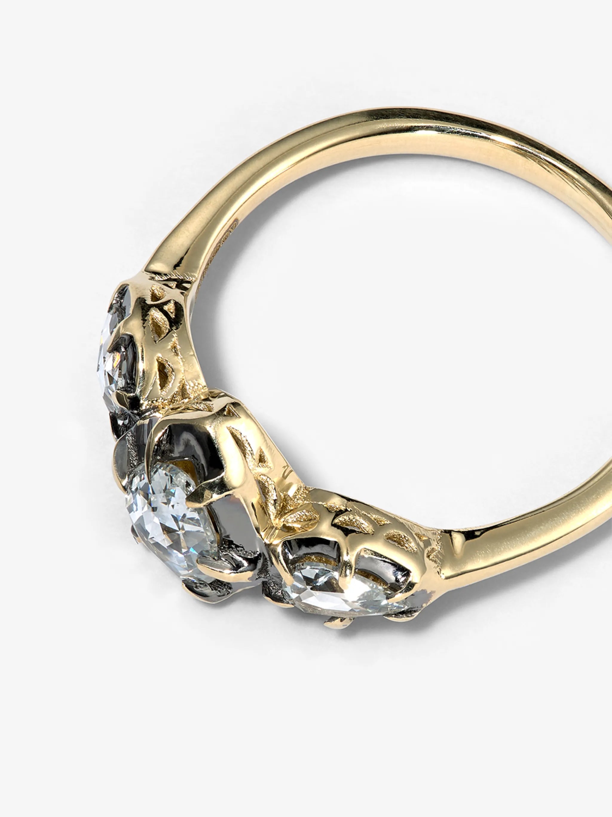 14K yellow gold pear-diamond ring