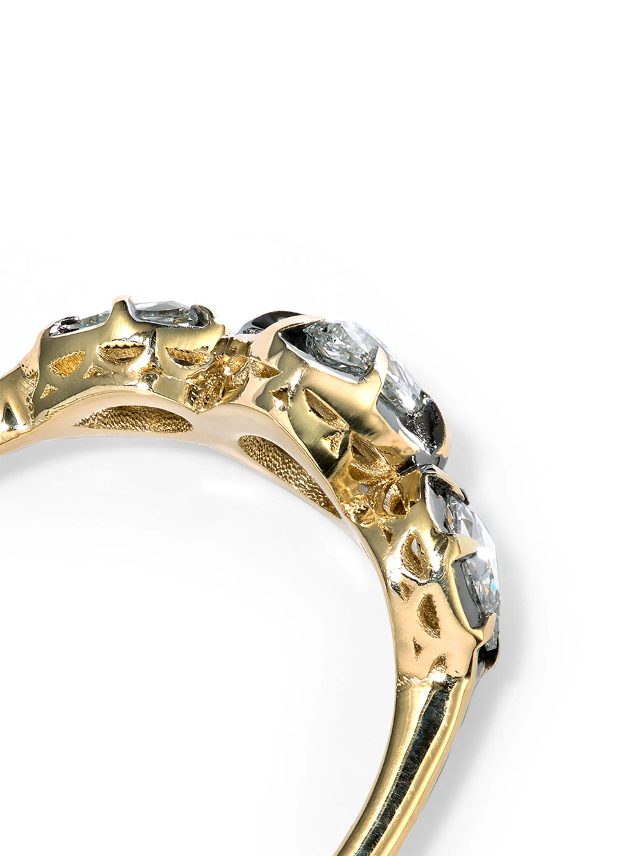 14K yellow gold pear-diamond ring