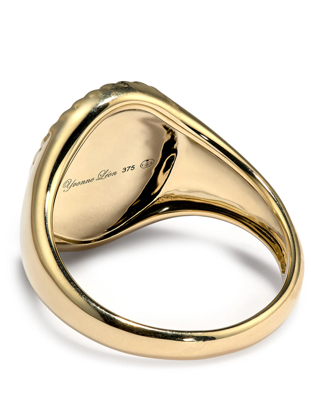 oval signet ring in malachite and yellow gold