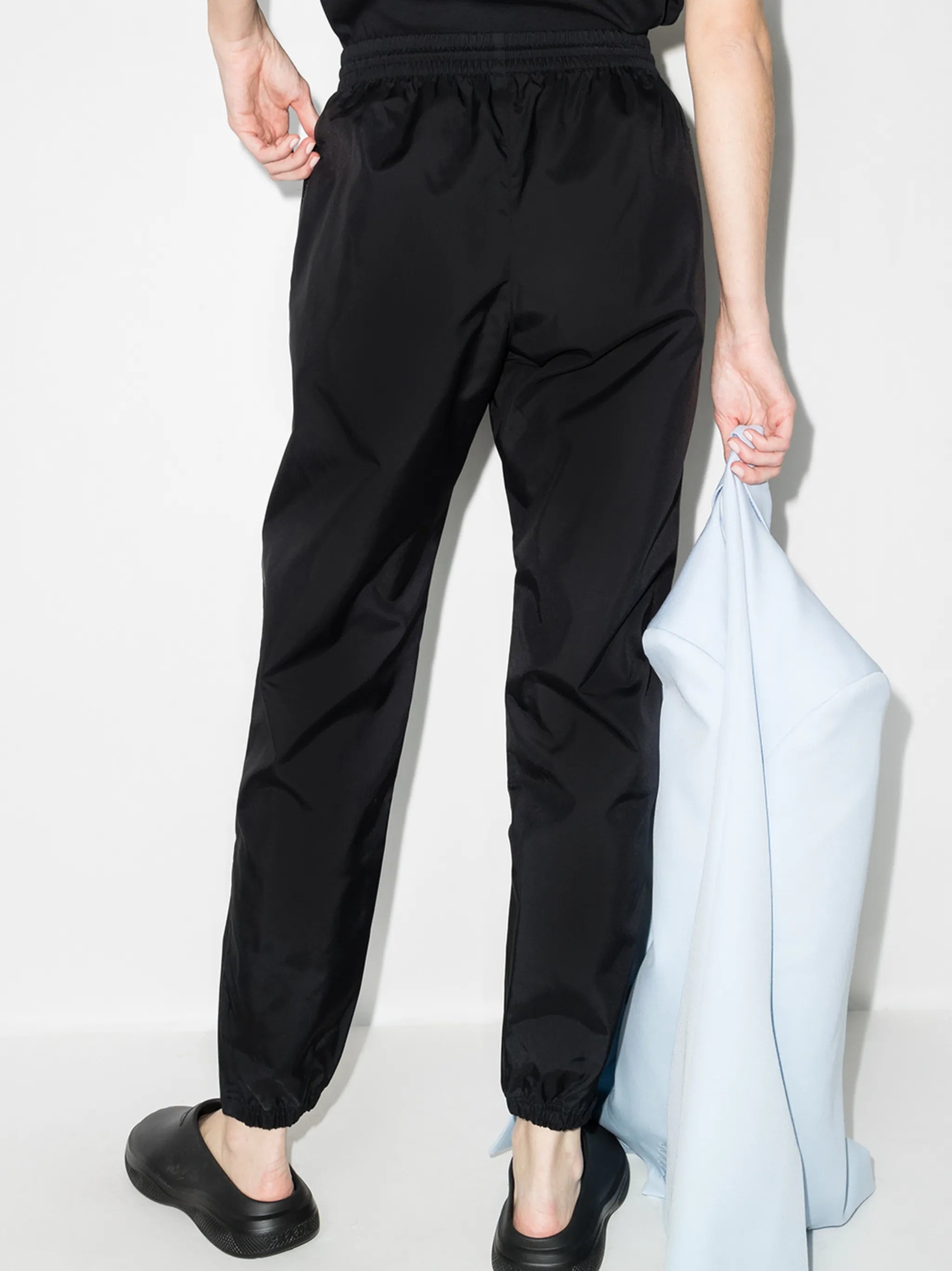 drawstring-waist trousers
