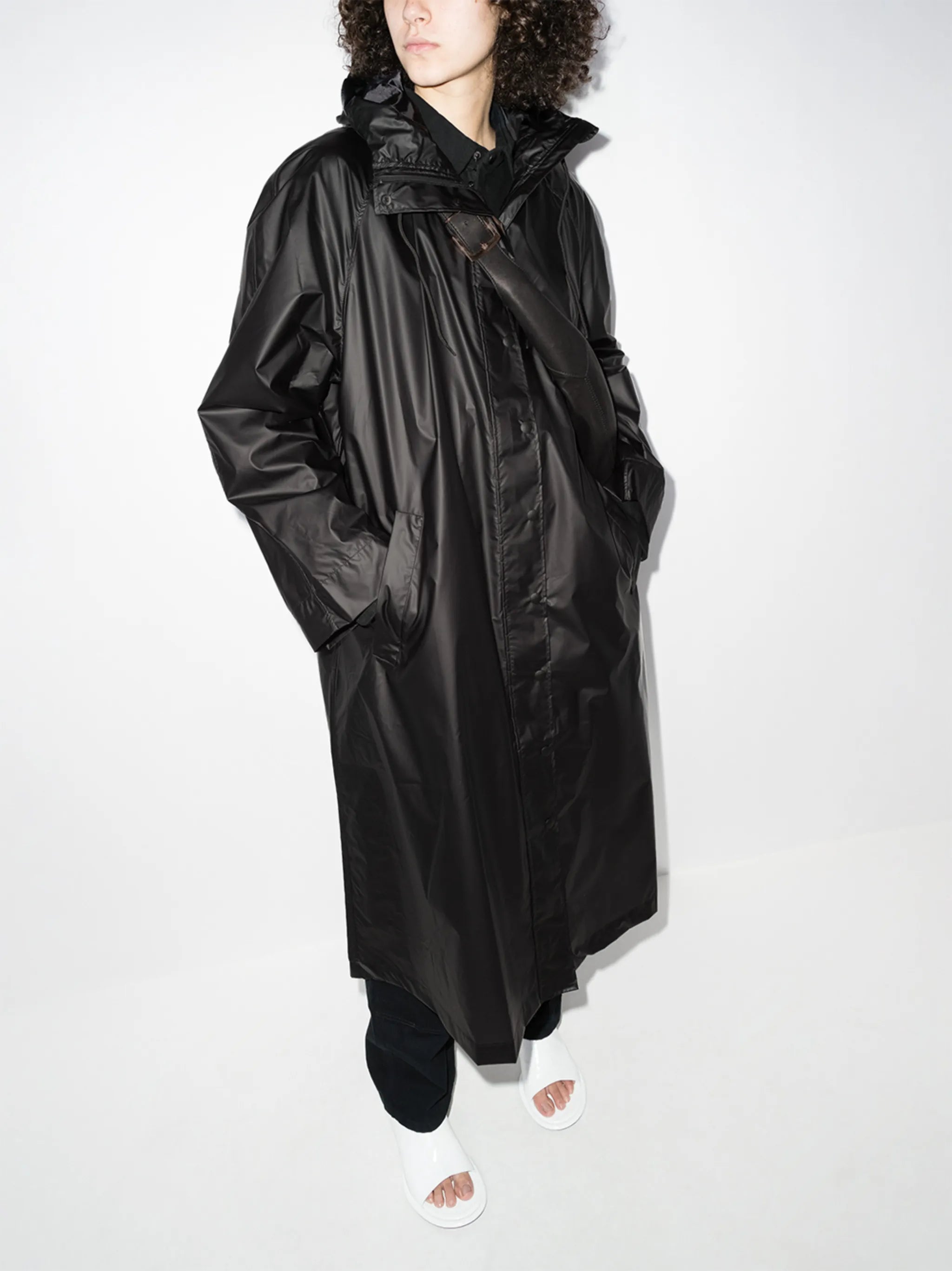 hooded high-neck raincoat