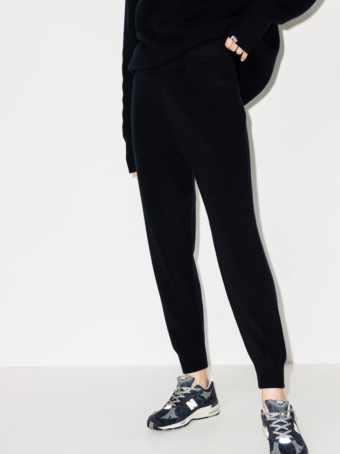 elasticated waistband track pants