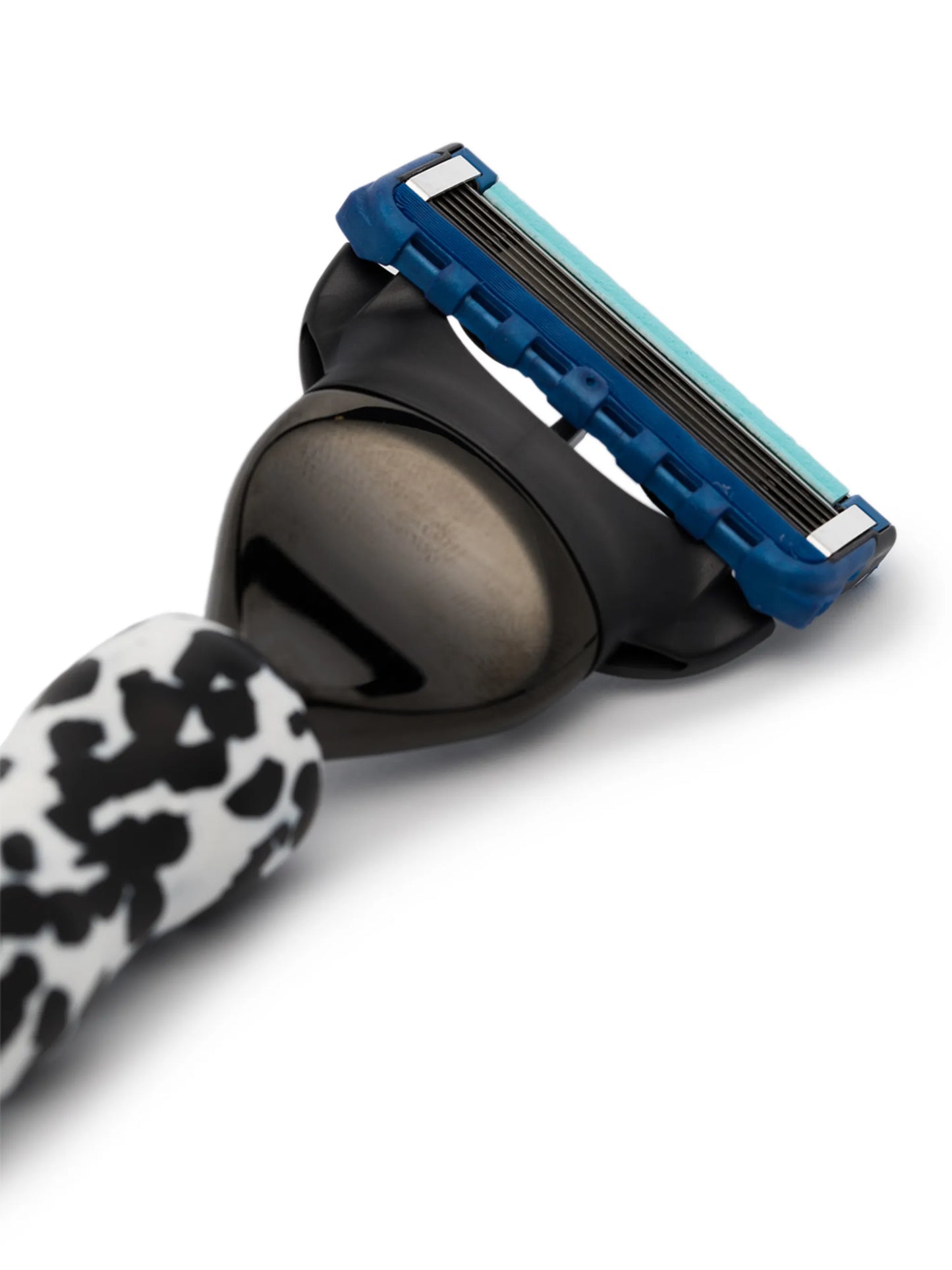 marbled-effect razor and toothbrush set