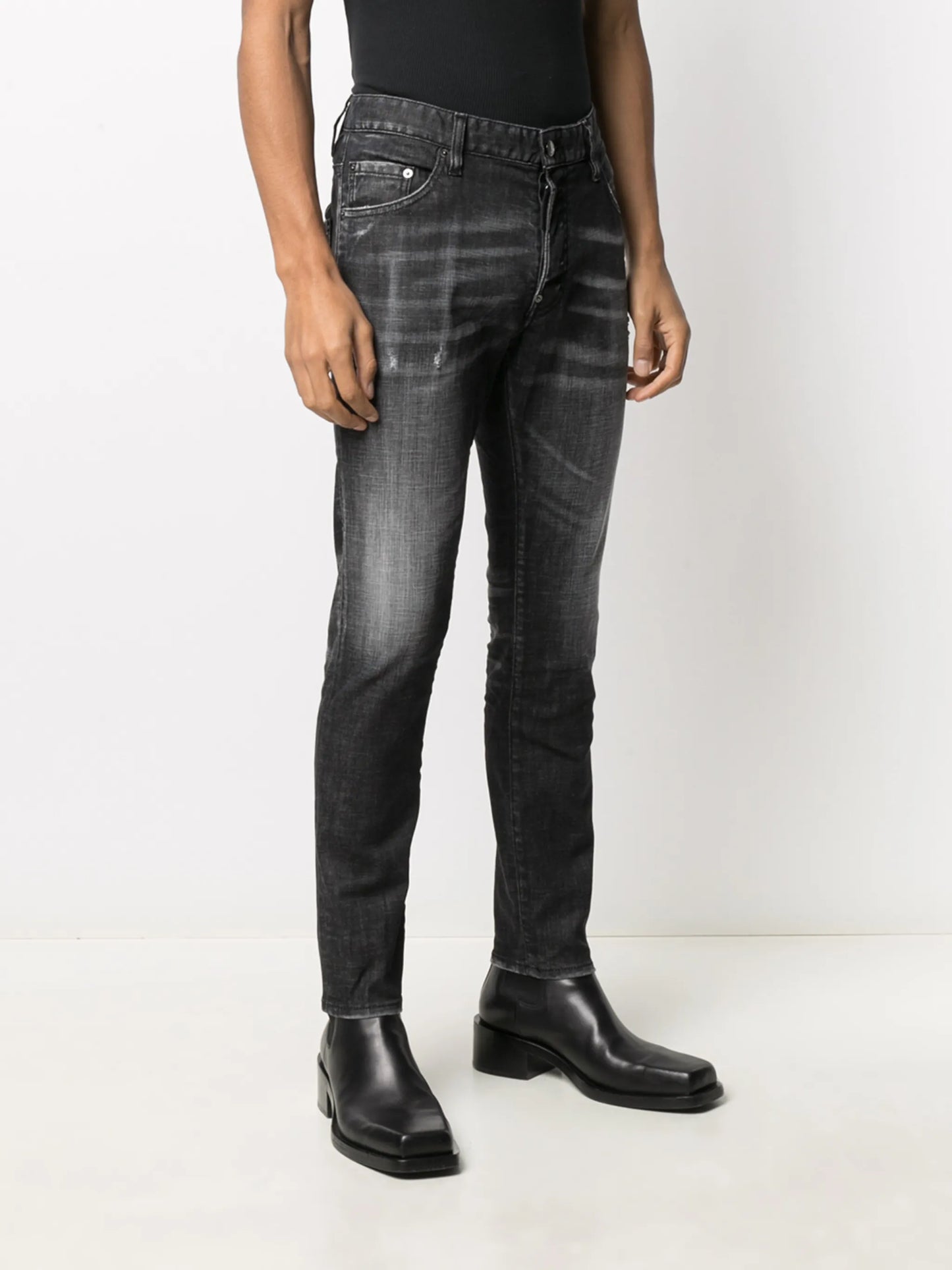 distressed slim-fit jeans