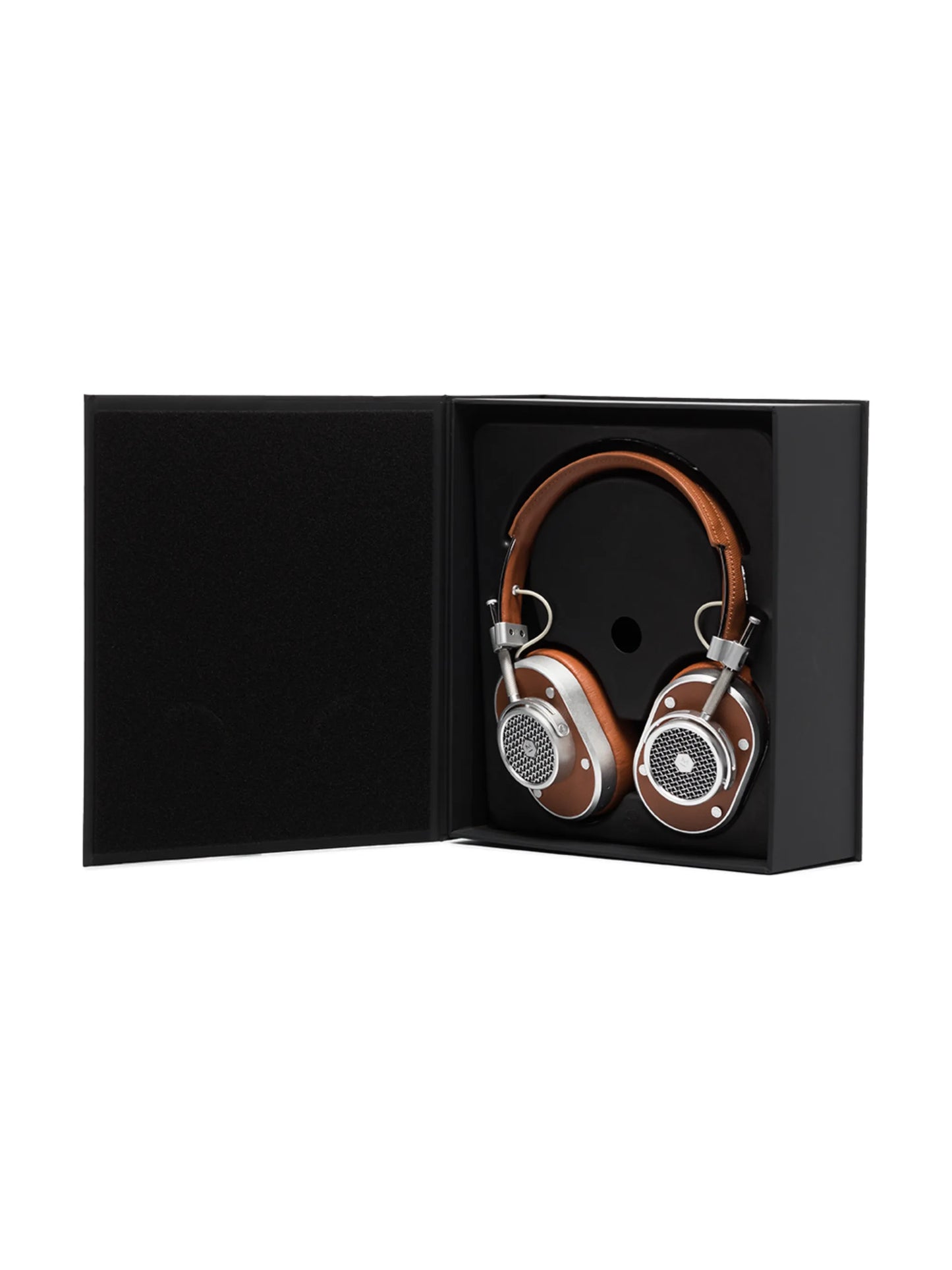 MH40 wireless over-ear headphones