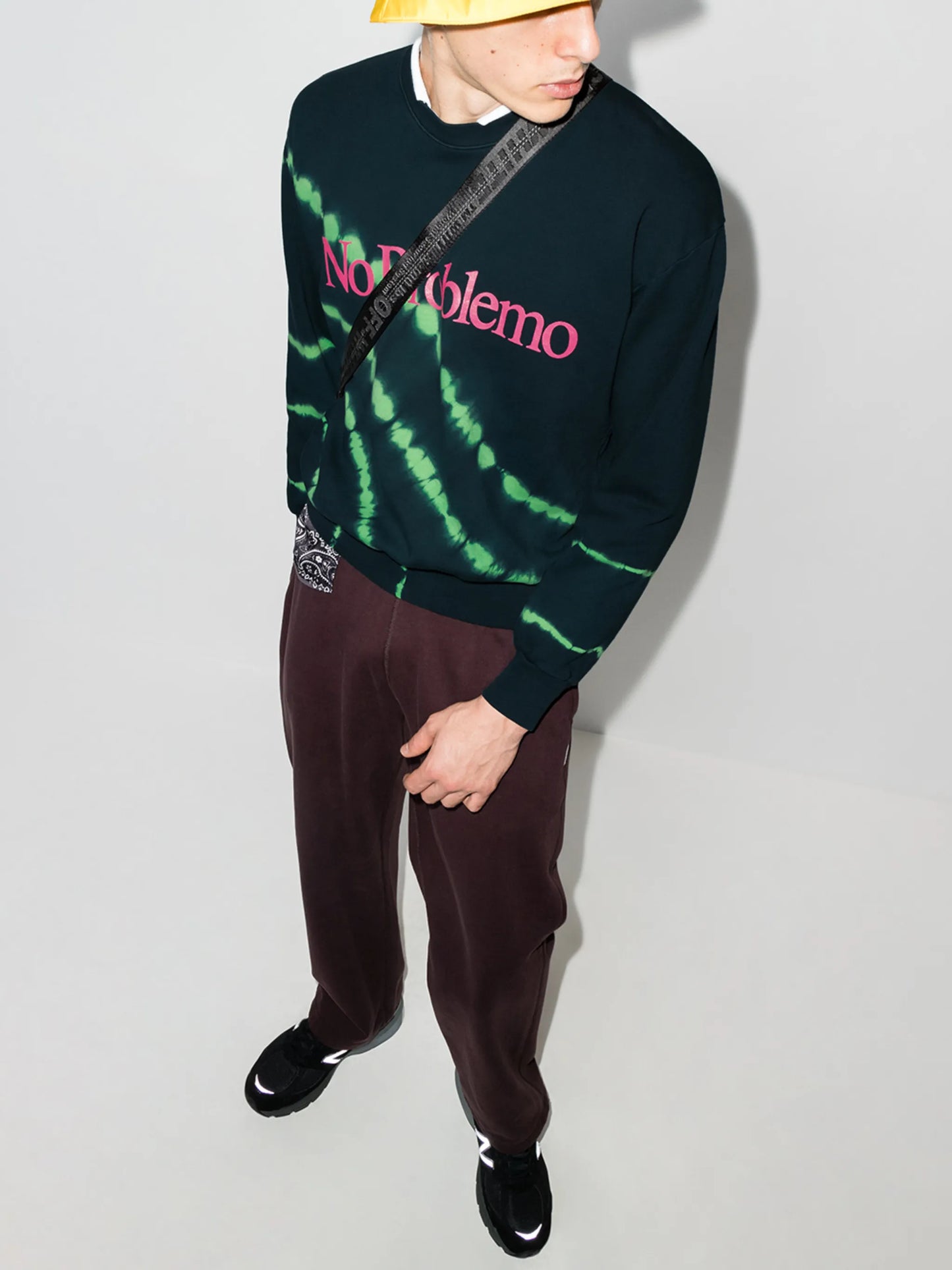 slogan-print tie-dye sweatshirt