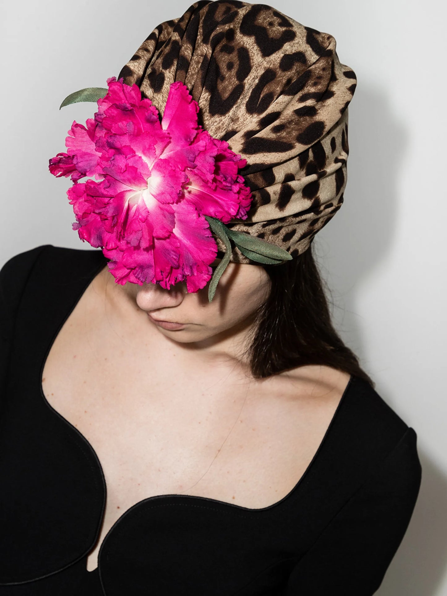 leopard-print flower-detail turban
