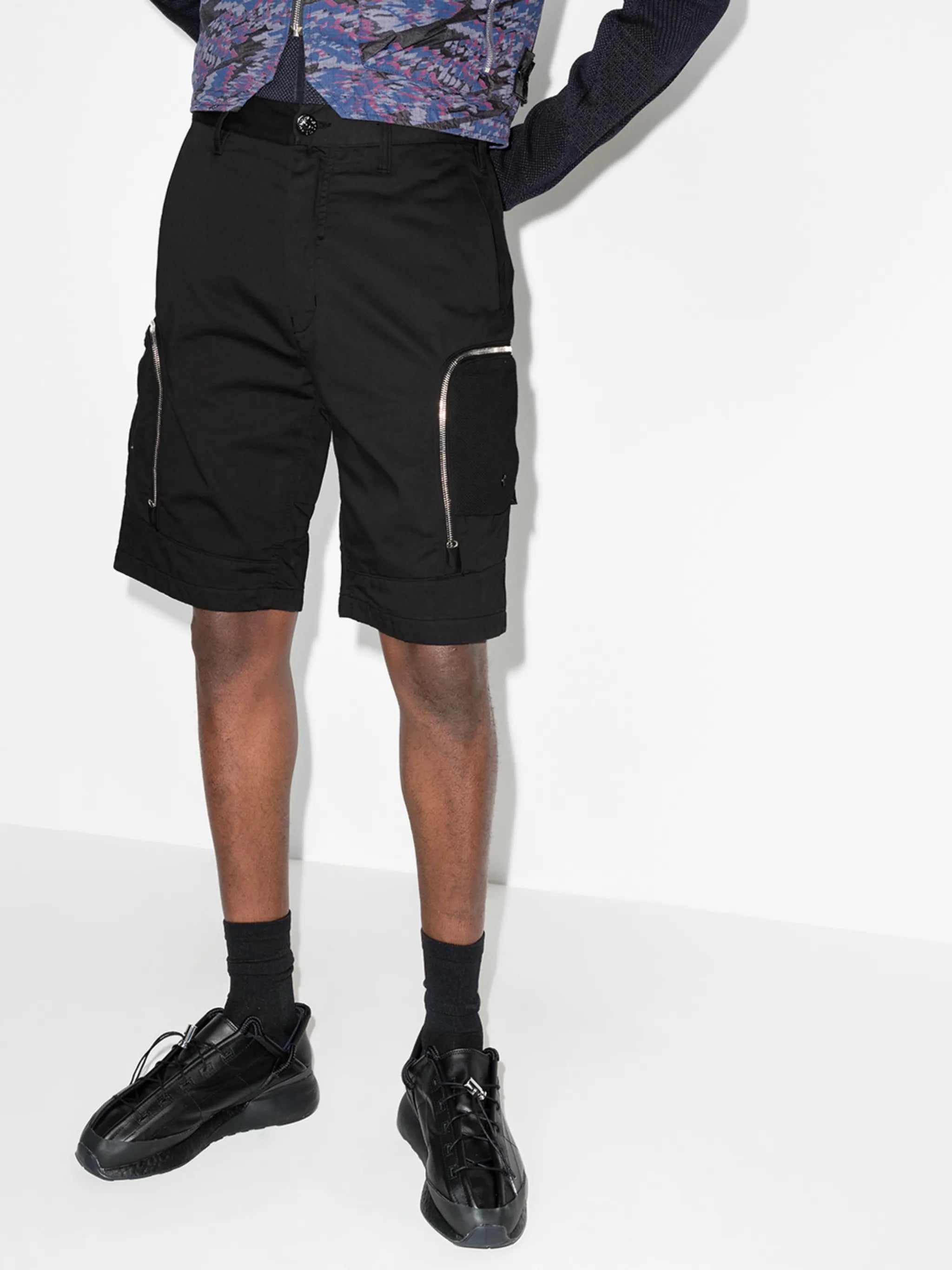 zipped details knee-length shorts