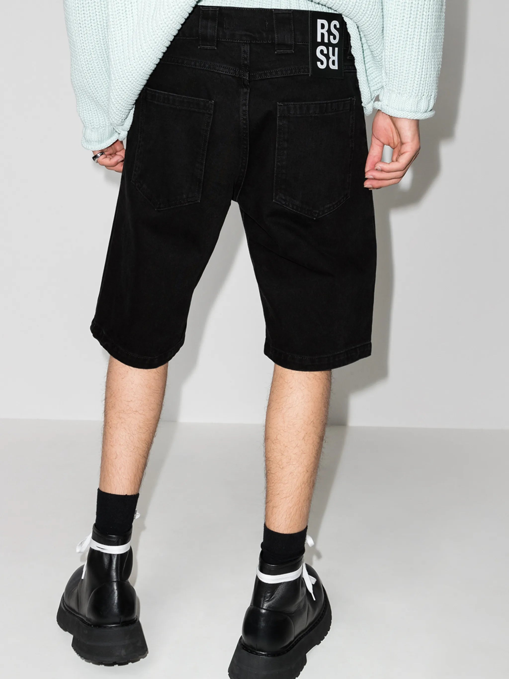 patch straight-leg denim shorts