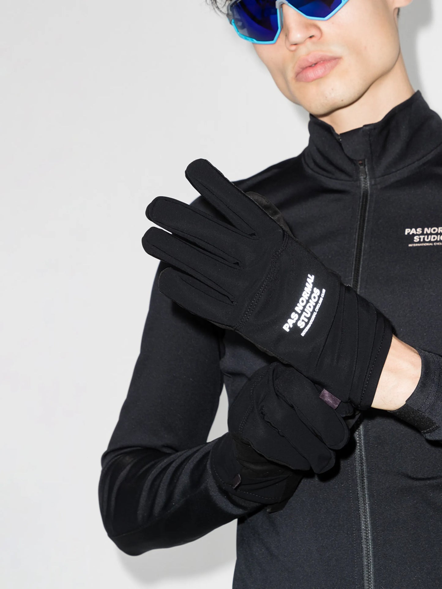 Control cycling gloves