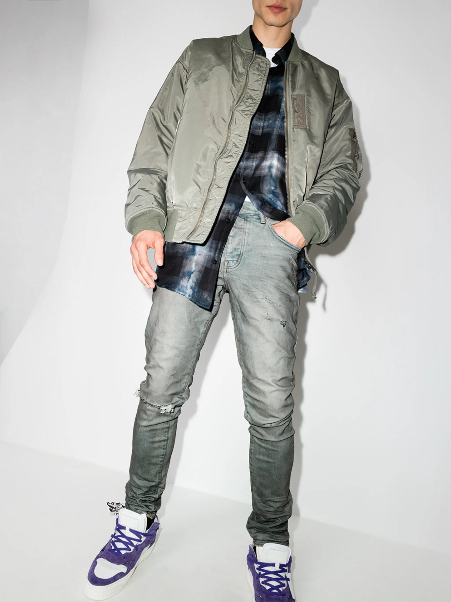 distressed-look mid-rise jeans