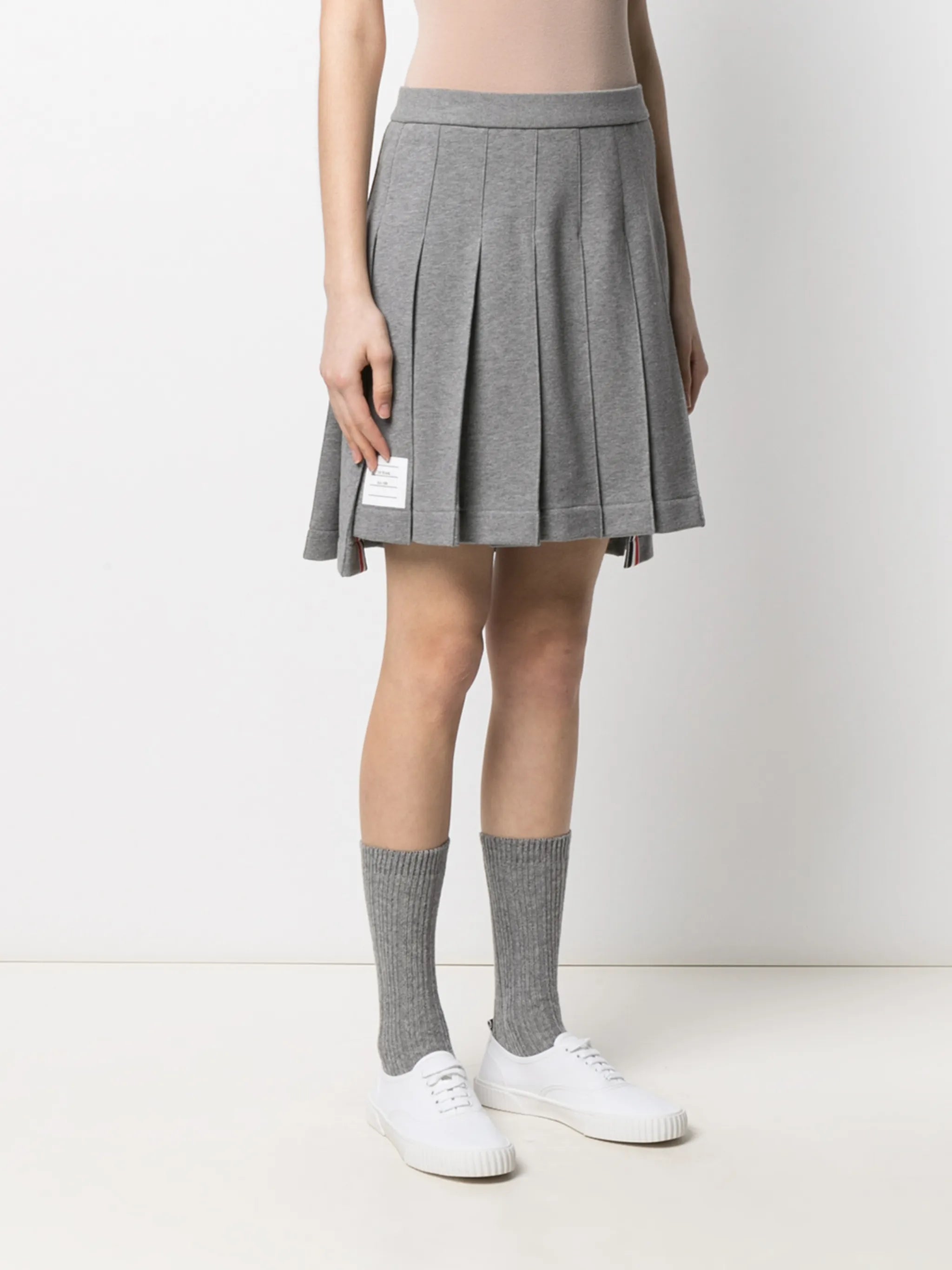 logo patch pleated short skirt