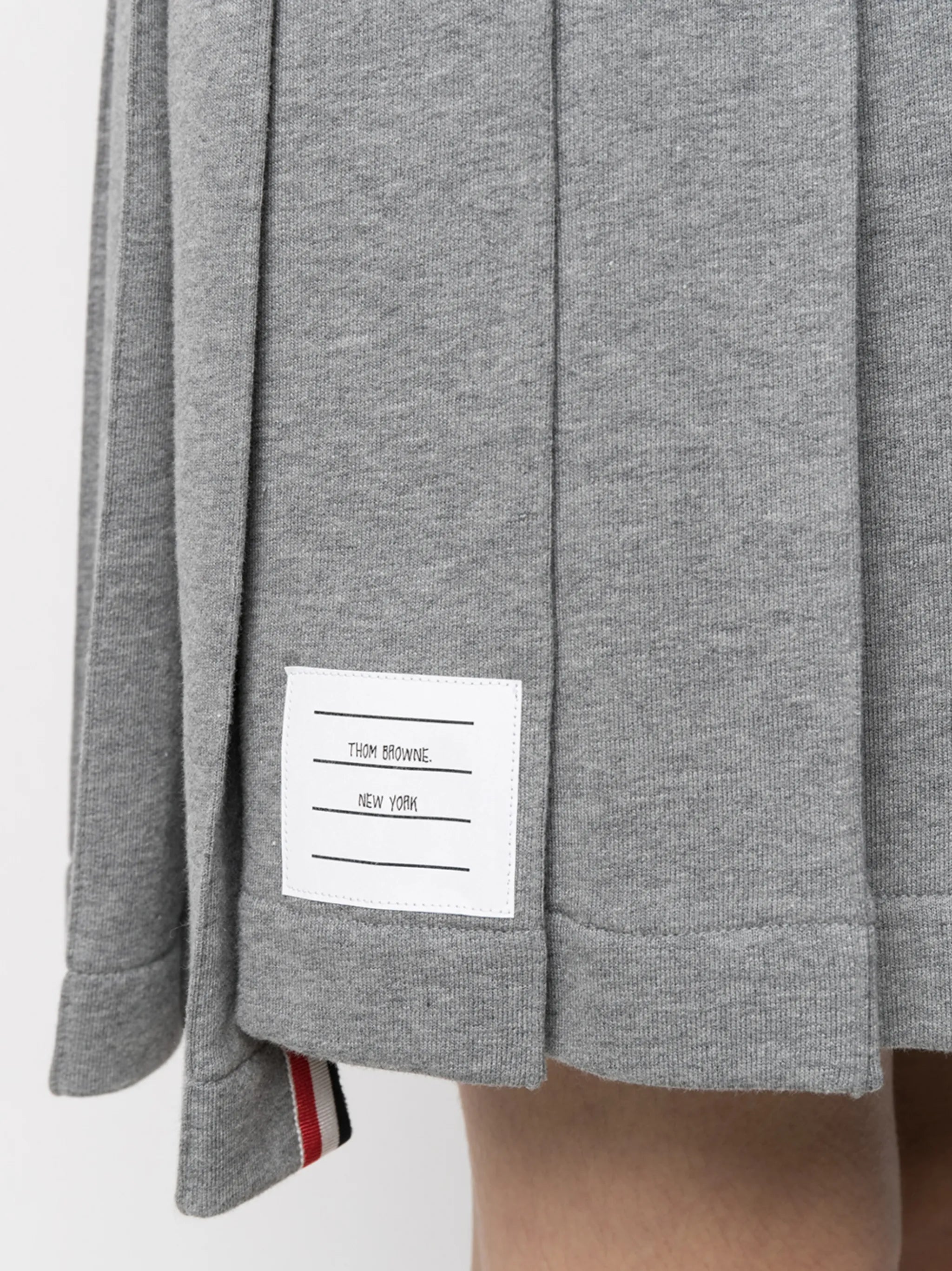 logo patch pleated short skirt