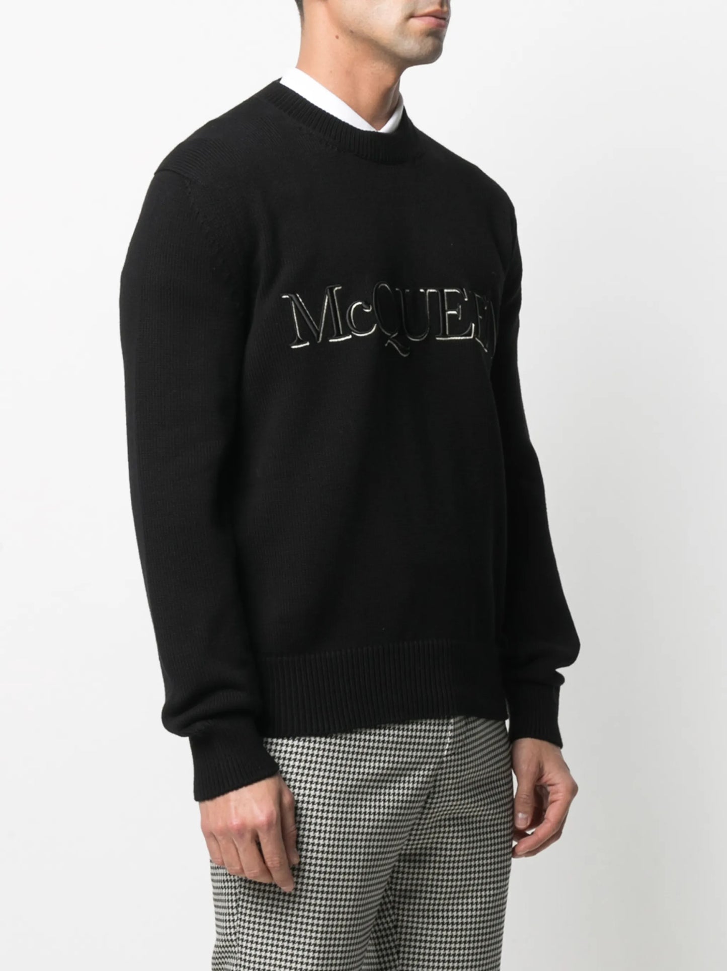 logo-embroidered knitted jumper