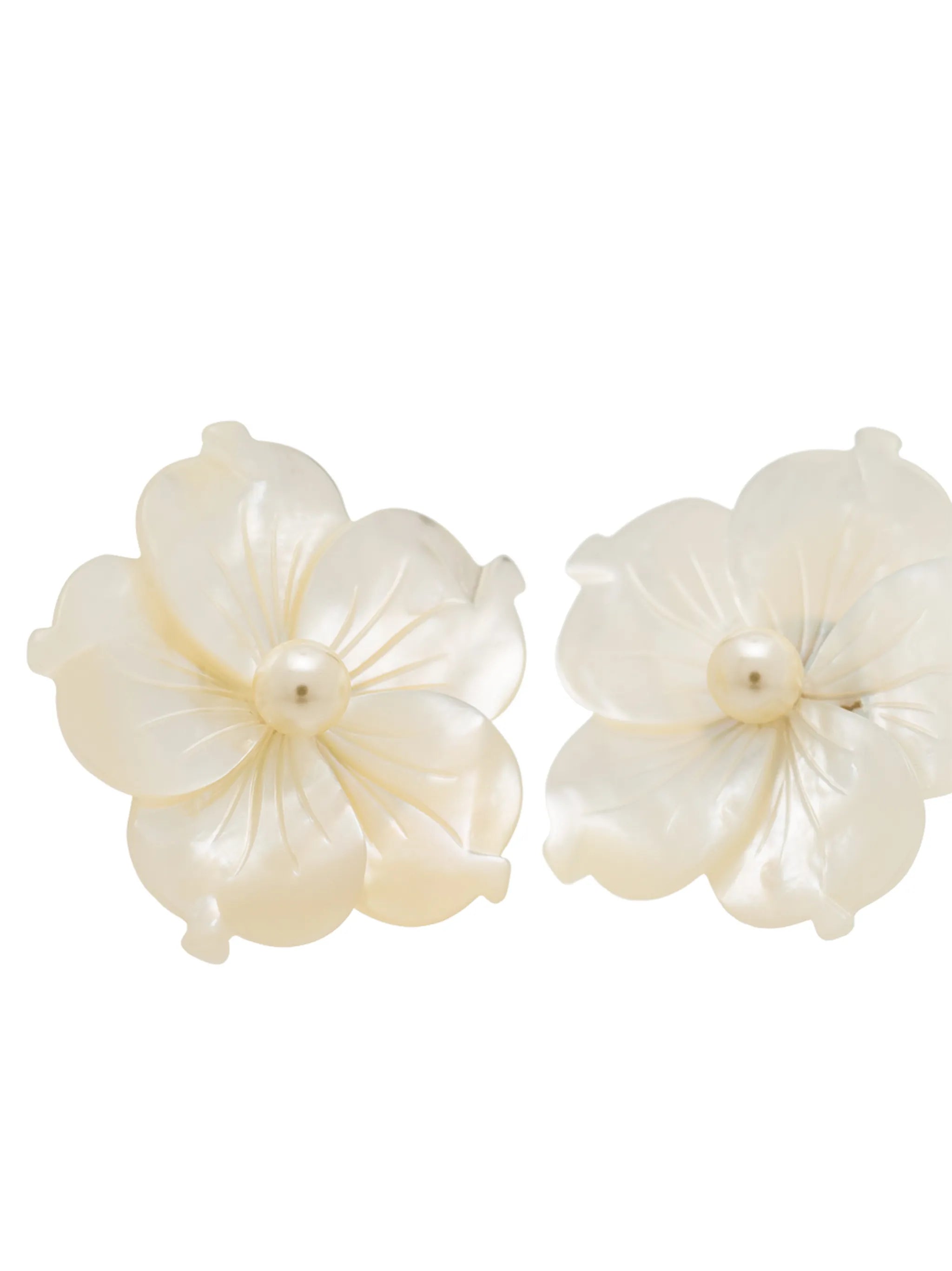 mother-of-pearl flower stud earrings