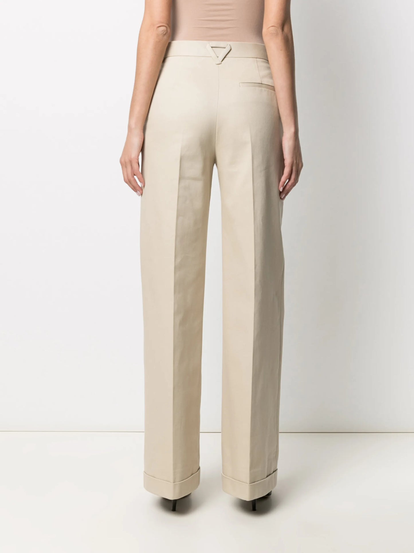 wide-legged trousers