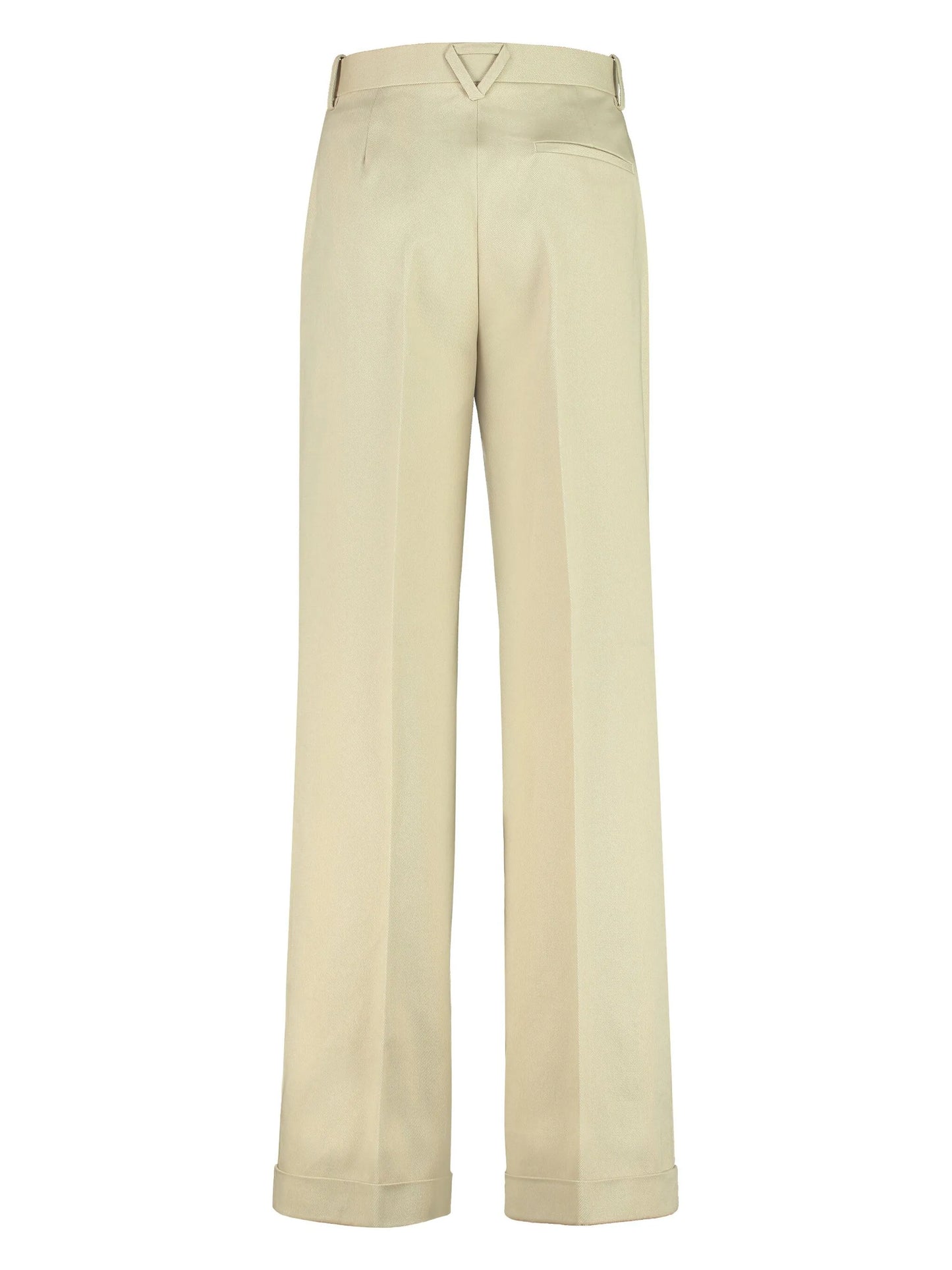 wide-legged trousers