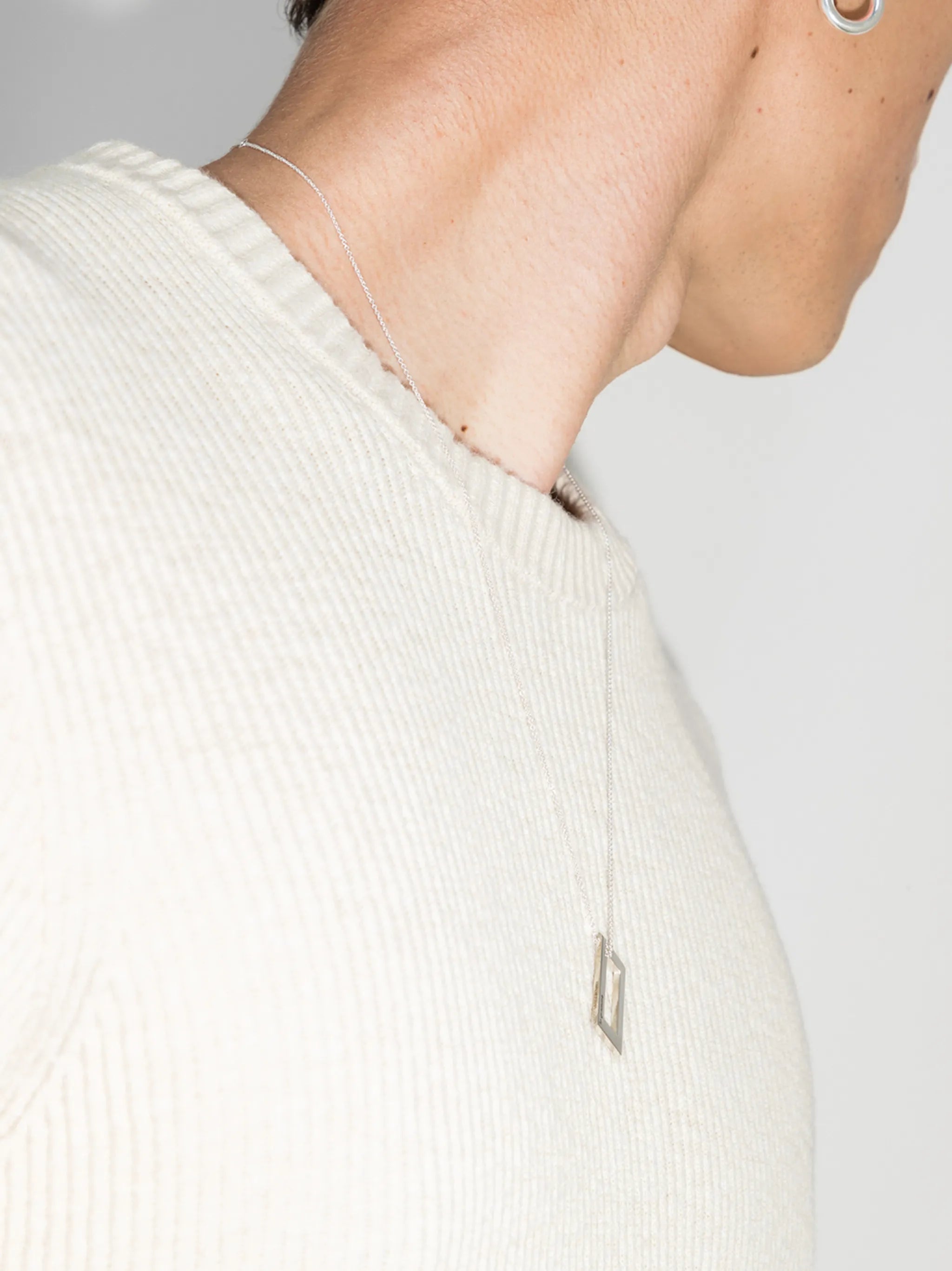 Le 3.4g polished rectangle necklace