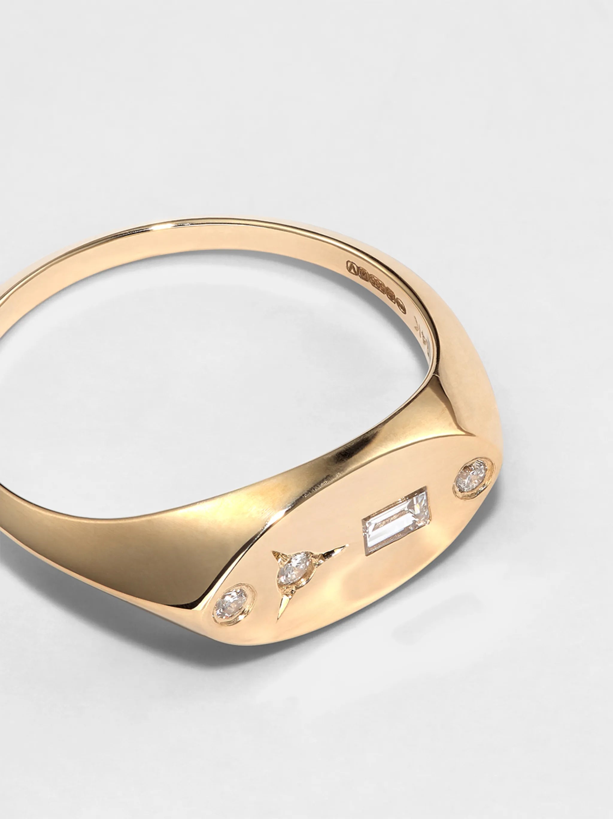 14kt gold baguette signet ring
