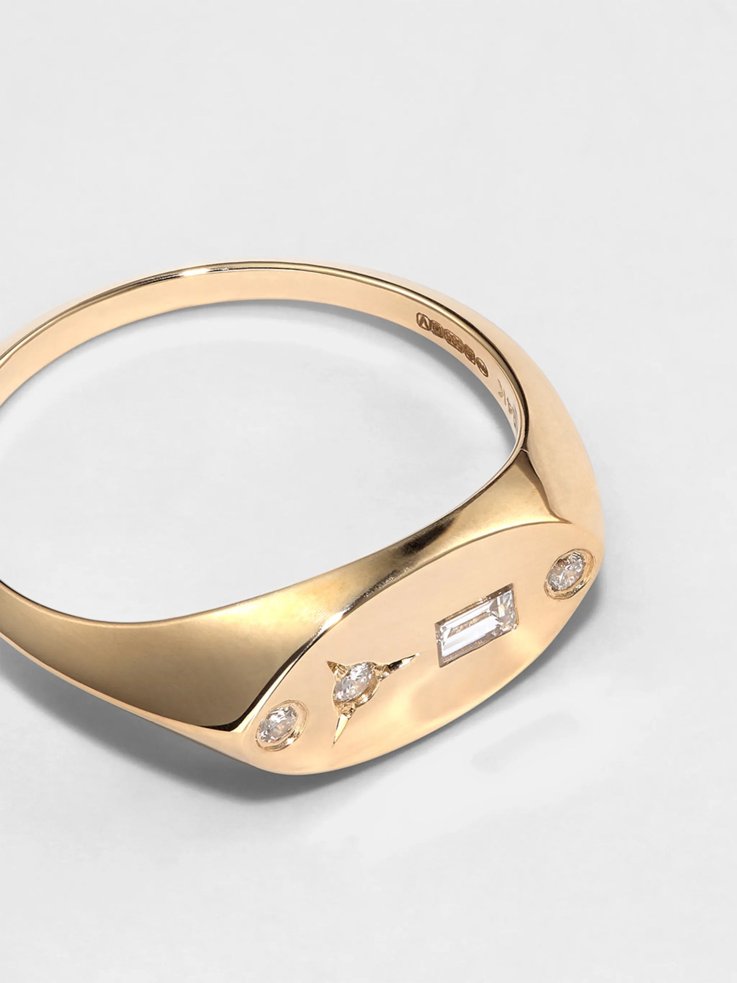 14kt gold baguette signet ring