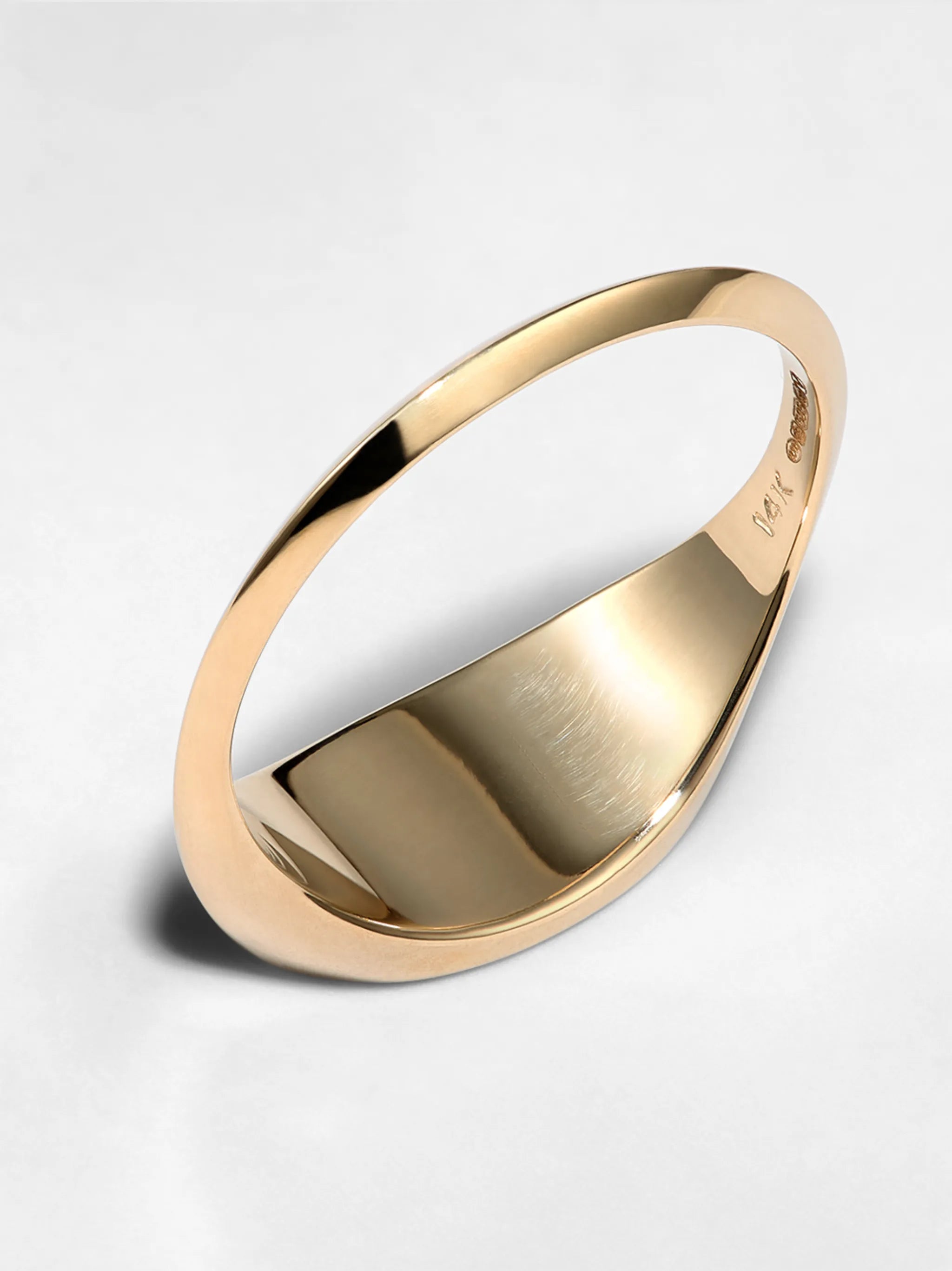 14kt gold baguette signet ring