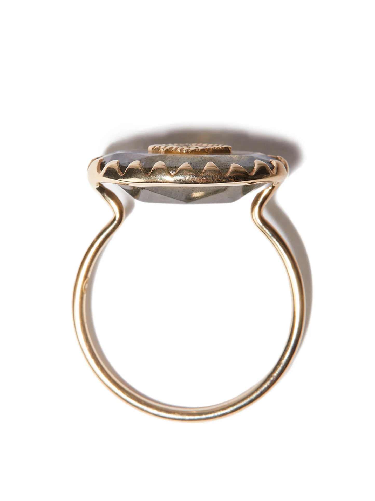 9kt yellow gold labradorite ring