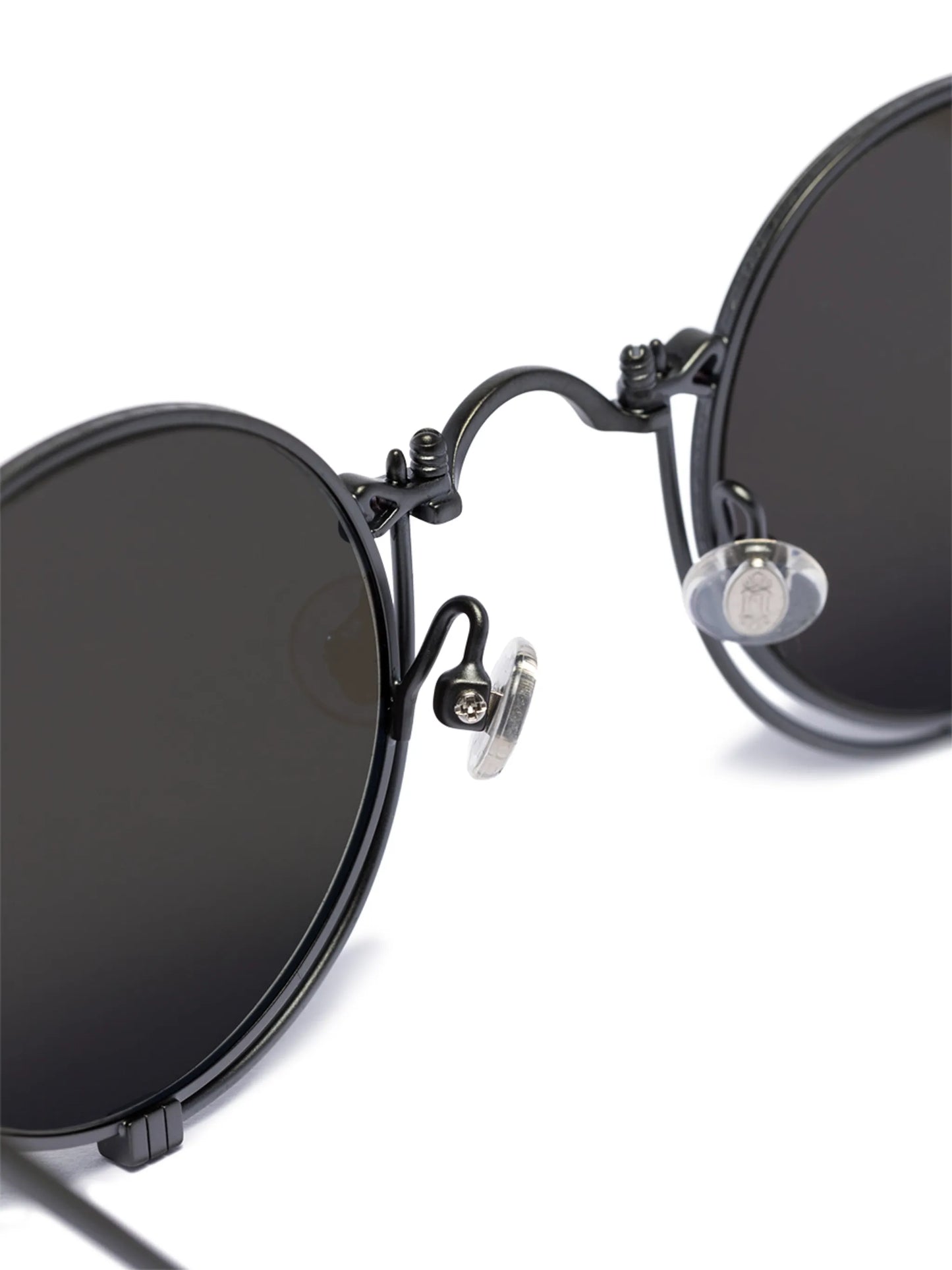 round-frame tinted sunglasses