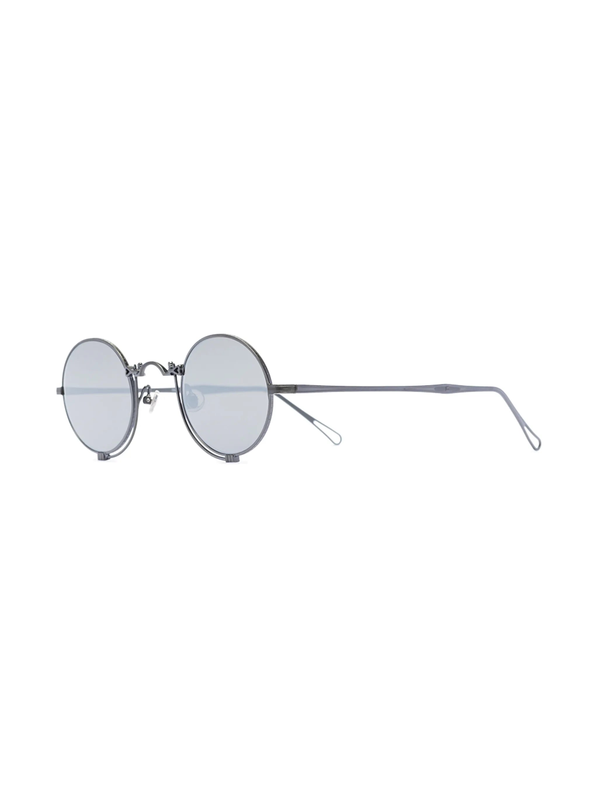 round-frame tinted sunglasses