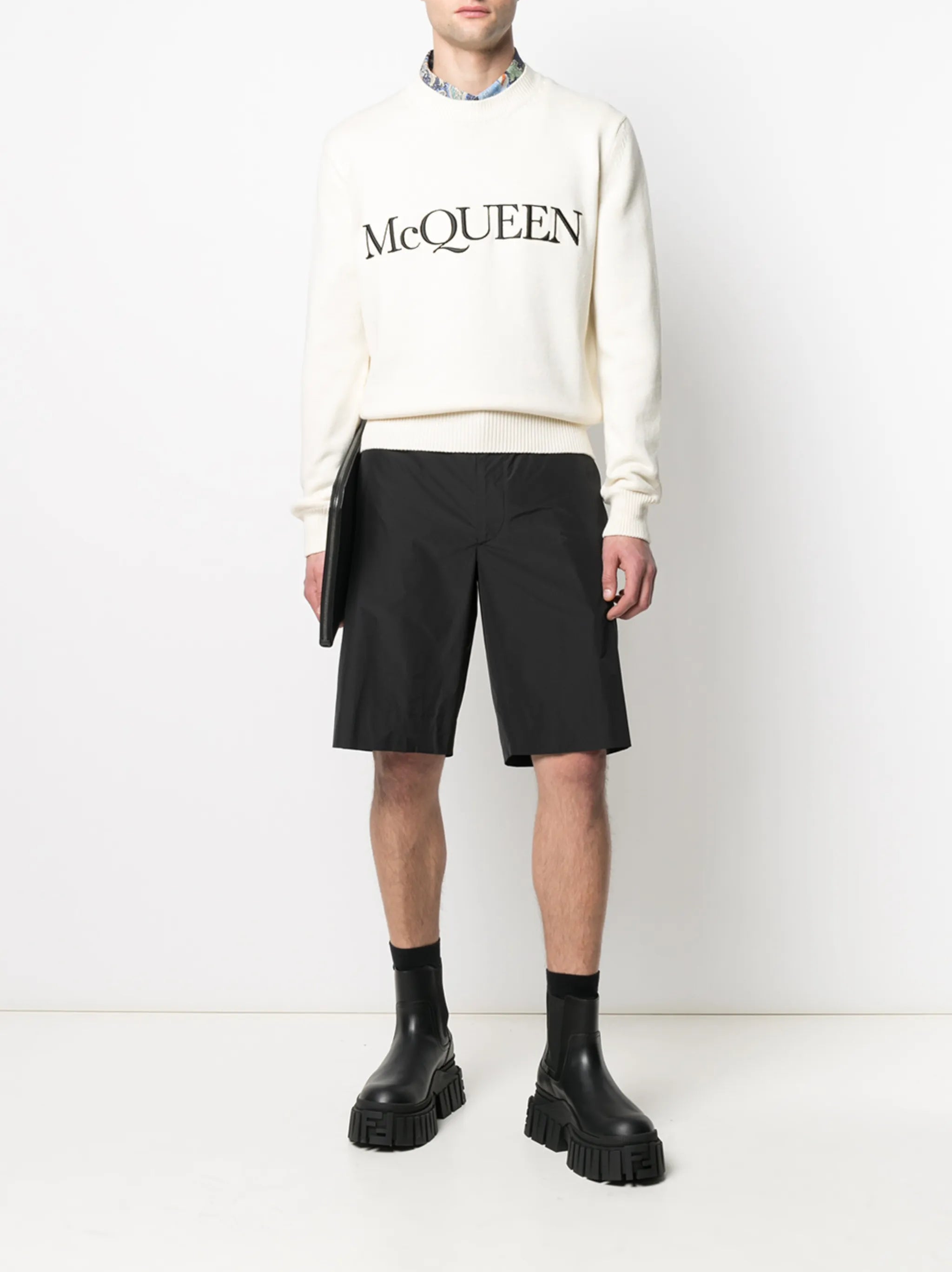 logo-embroidered knitted jumper