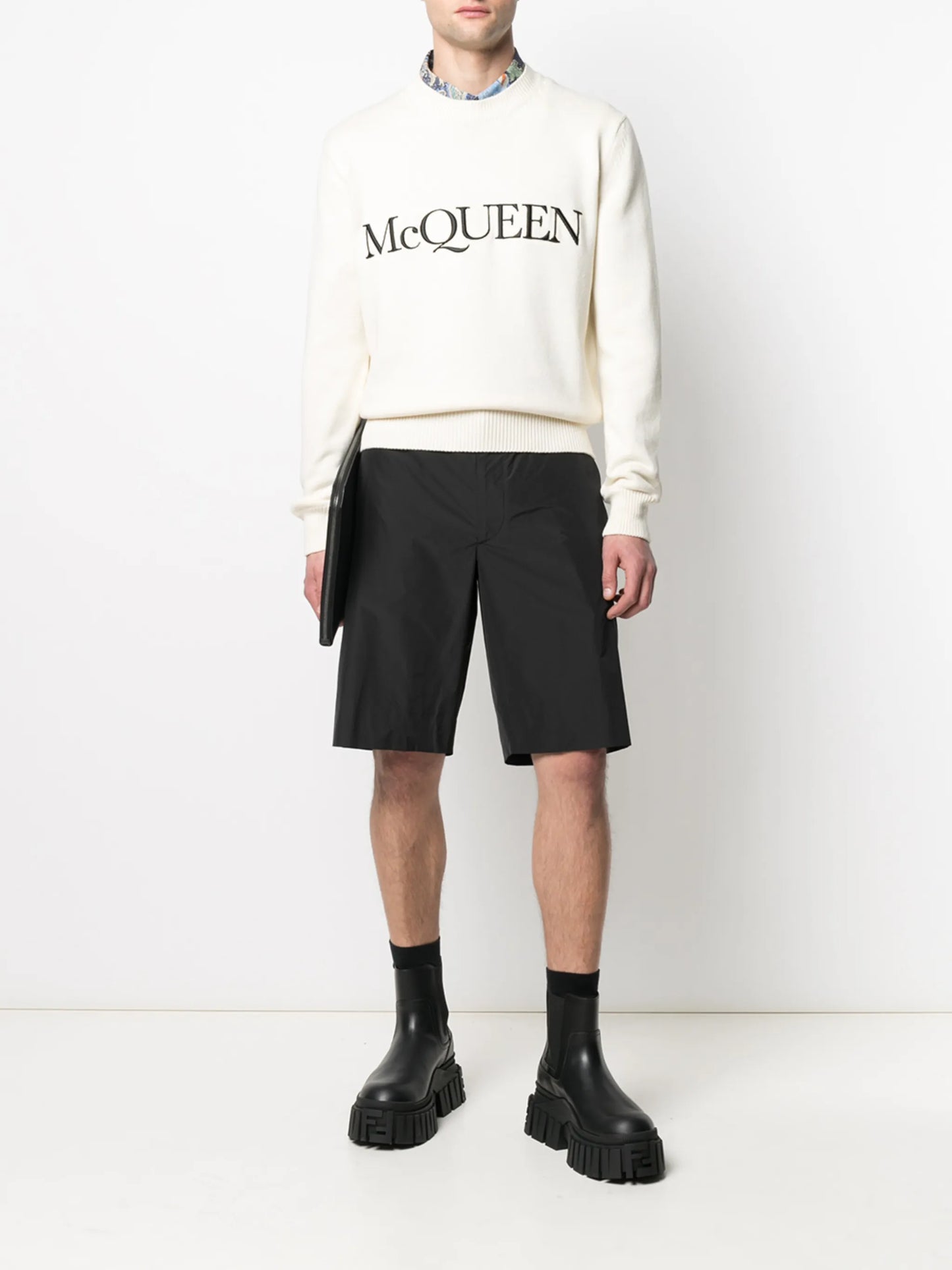 logo-embroidered knitted jumper