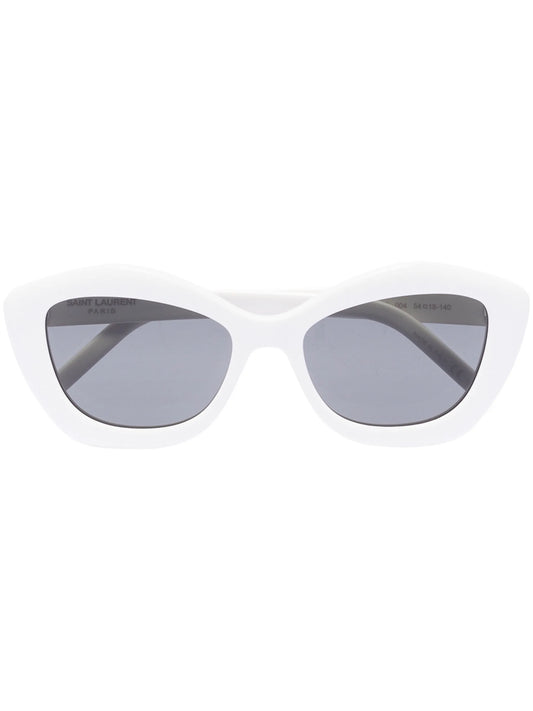 cat-eye tinted sunglasses