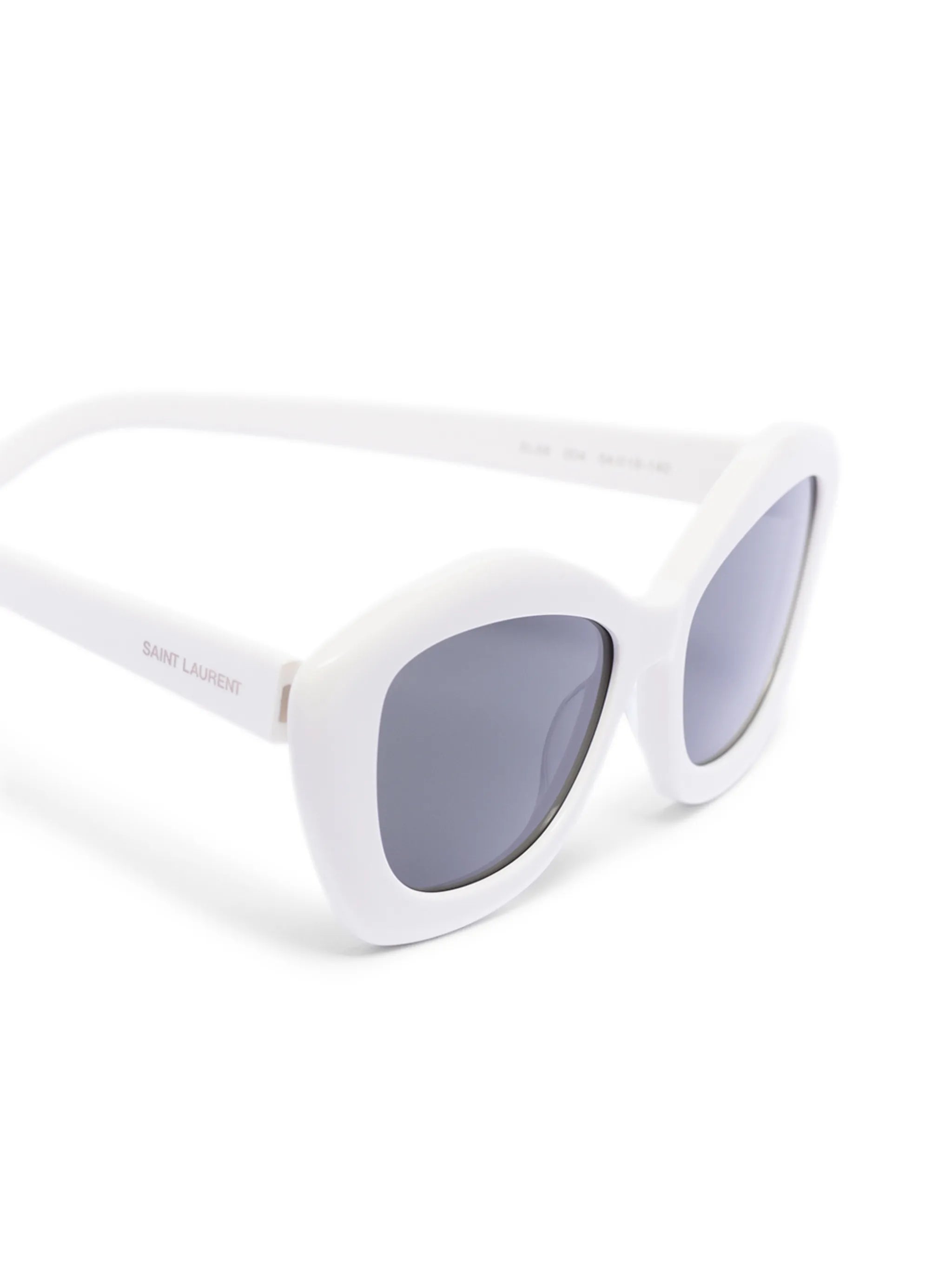 cat-eye tinted sunglasses