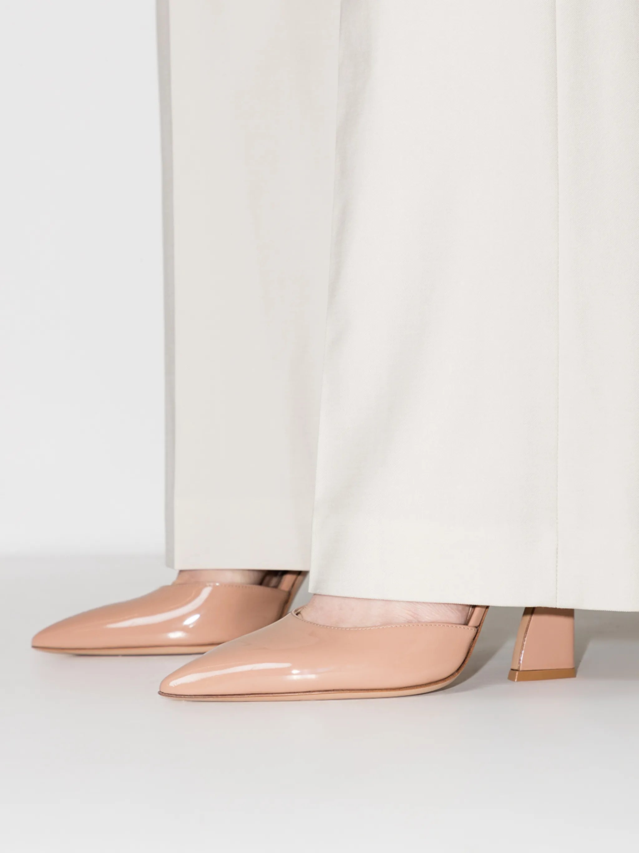 patent leather 105mm slingback pumps