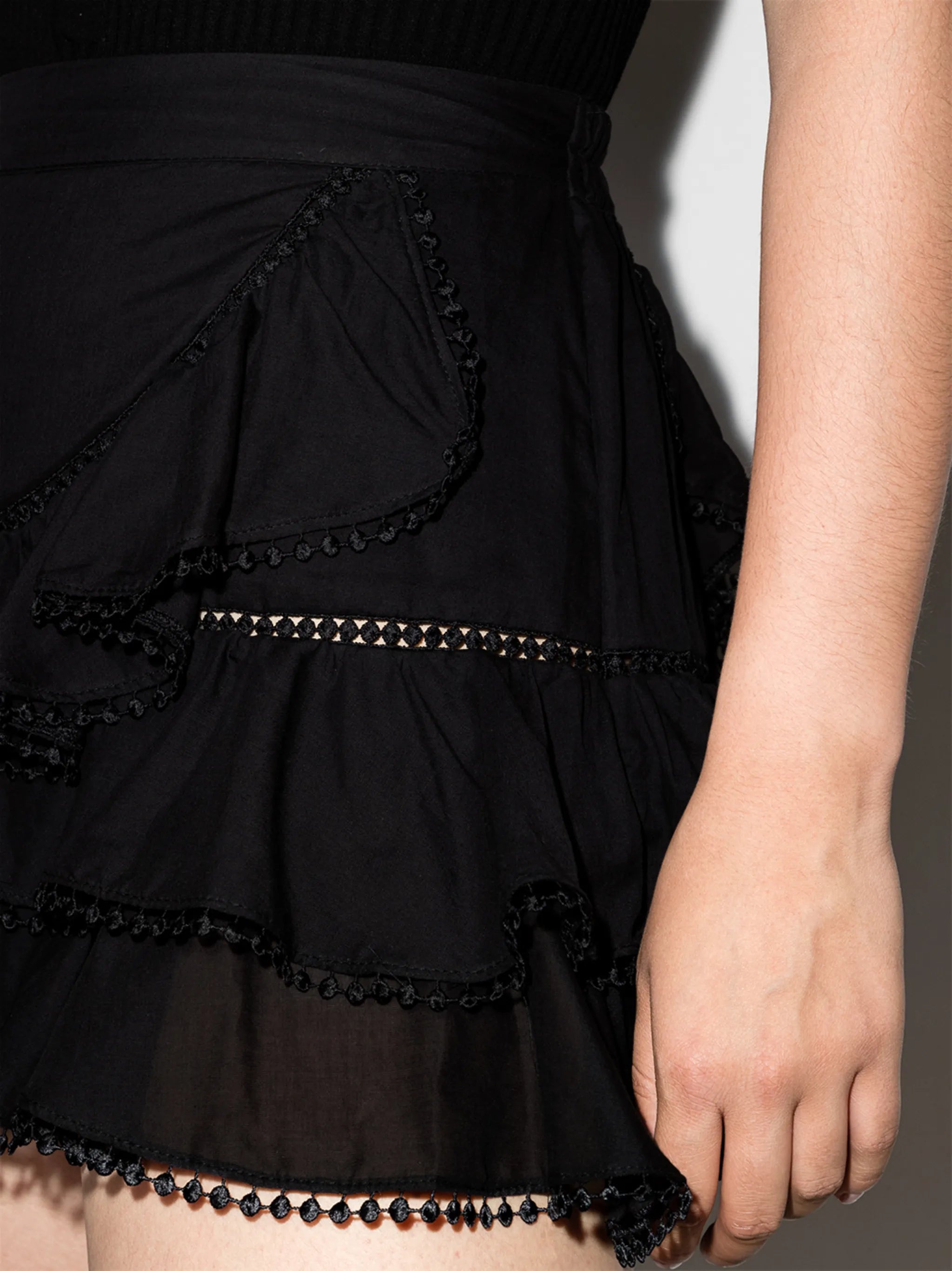 ruffled mini skirt
