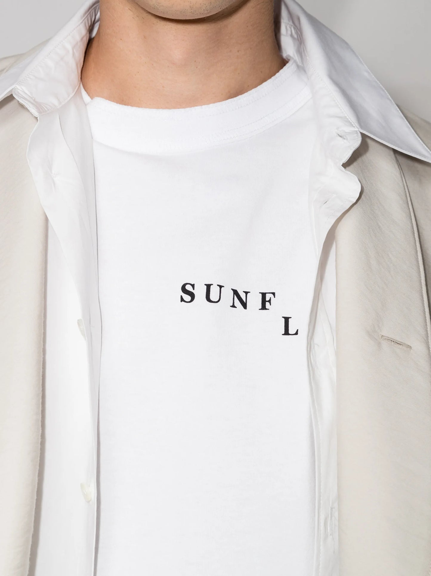 broken logo print T-shirt