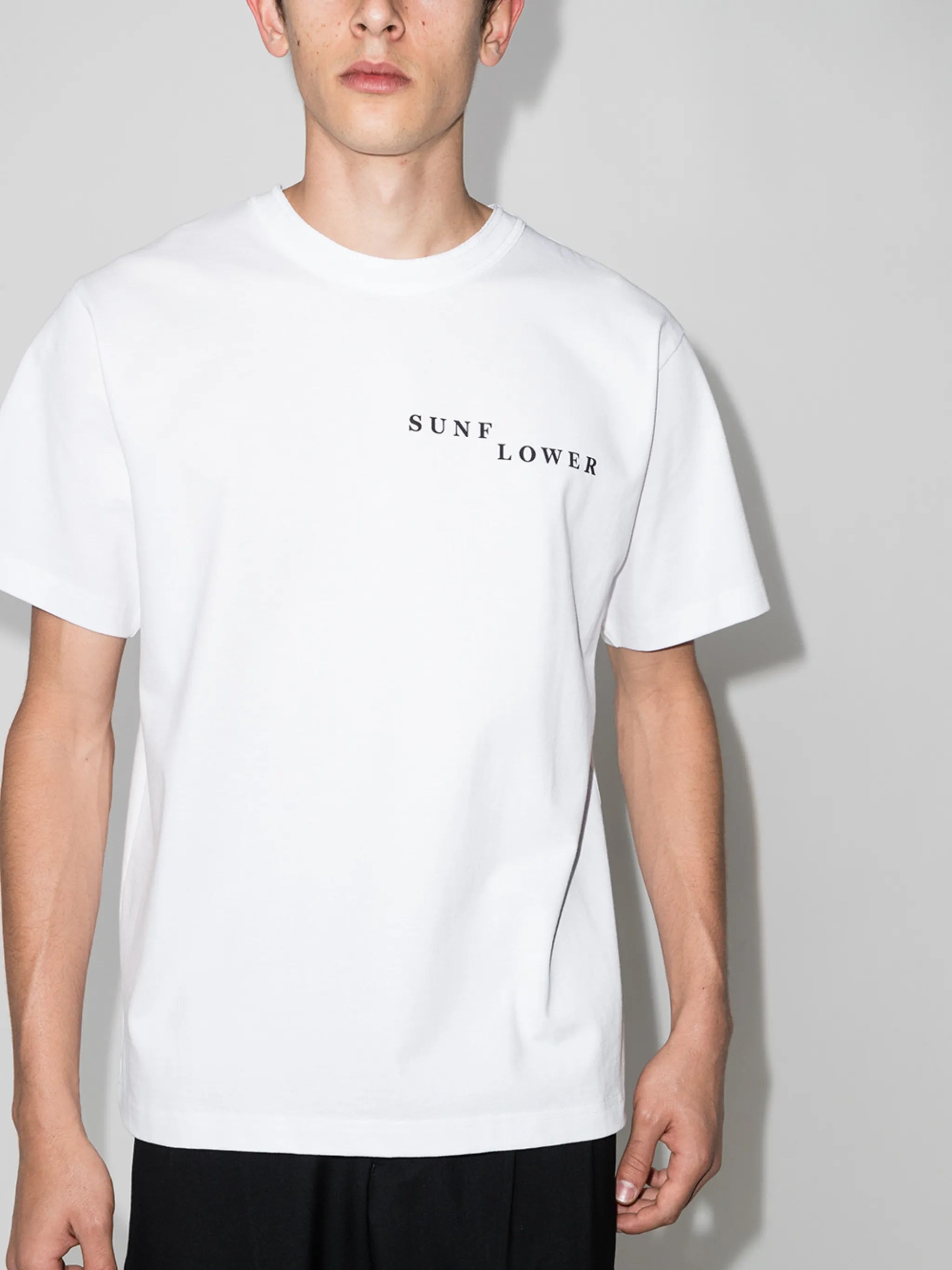 broken logo print T-shirt