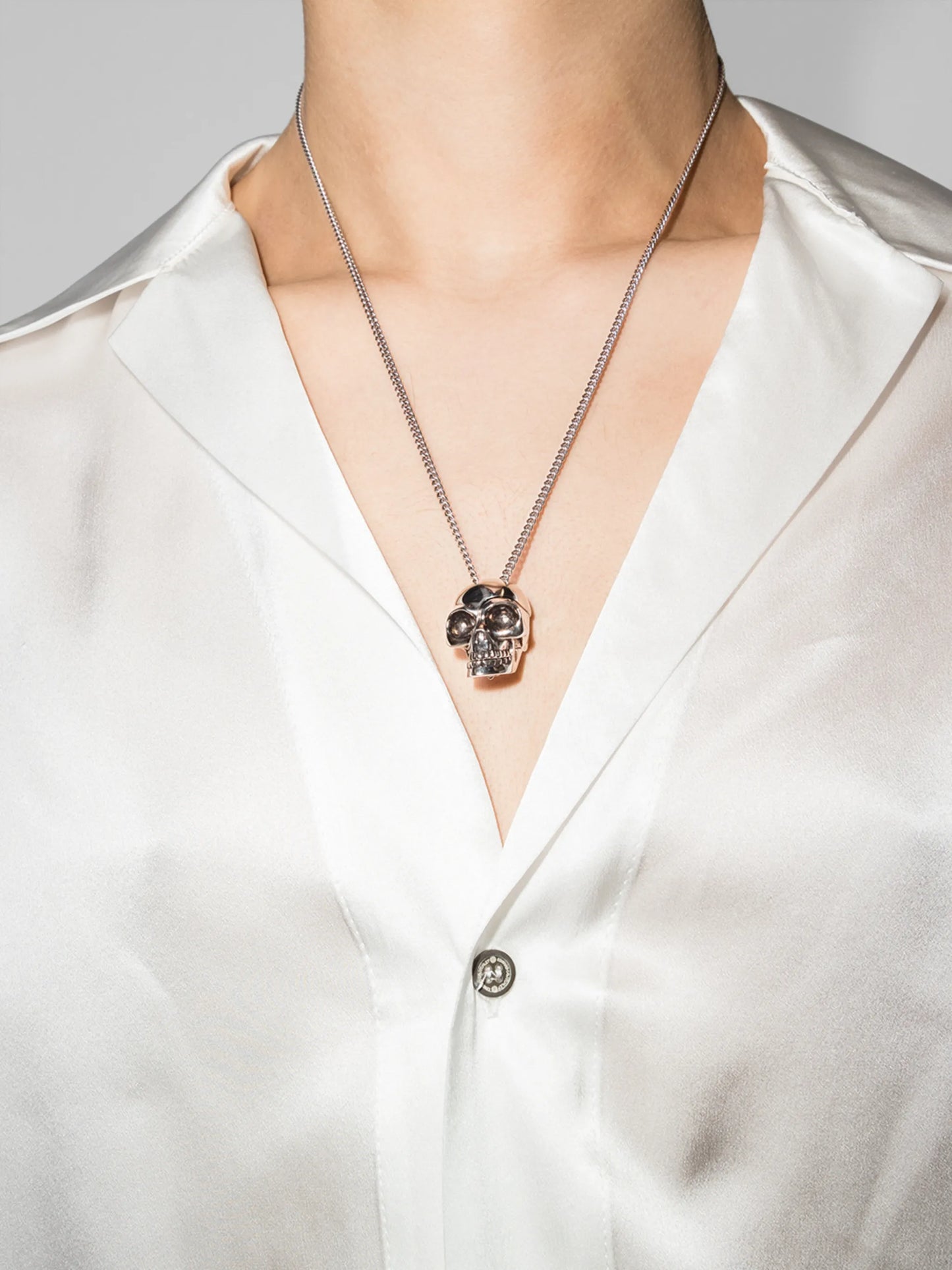 skull pendant necklace