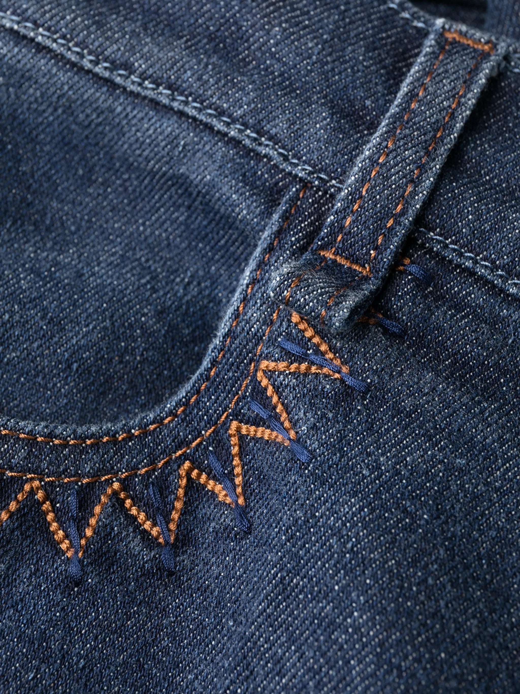 jeans acampanados con tiro alto