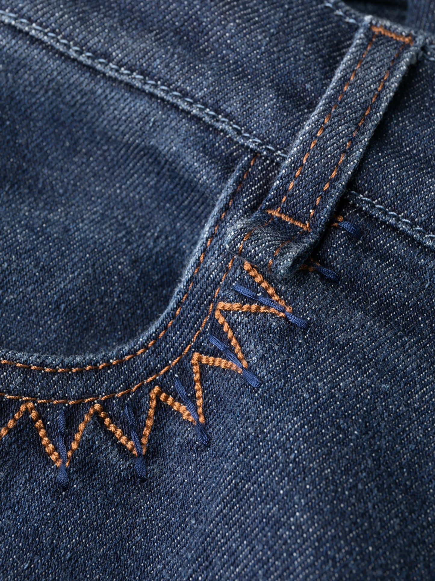 jeans acampanados con tiro alto