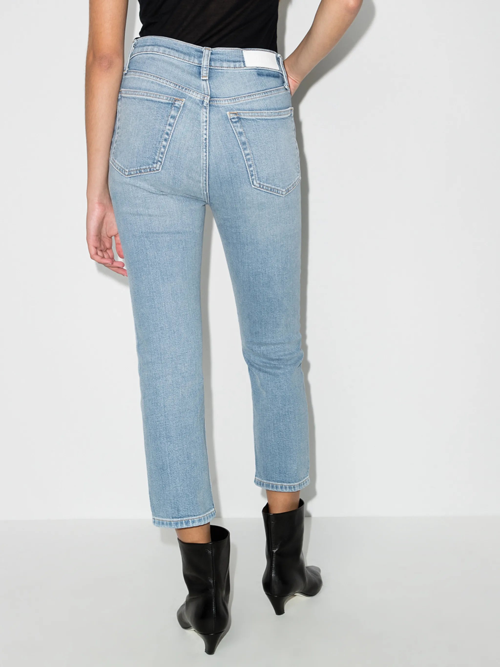 90s high-rise cropped jeans
