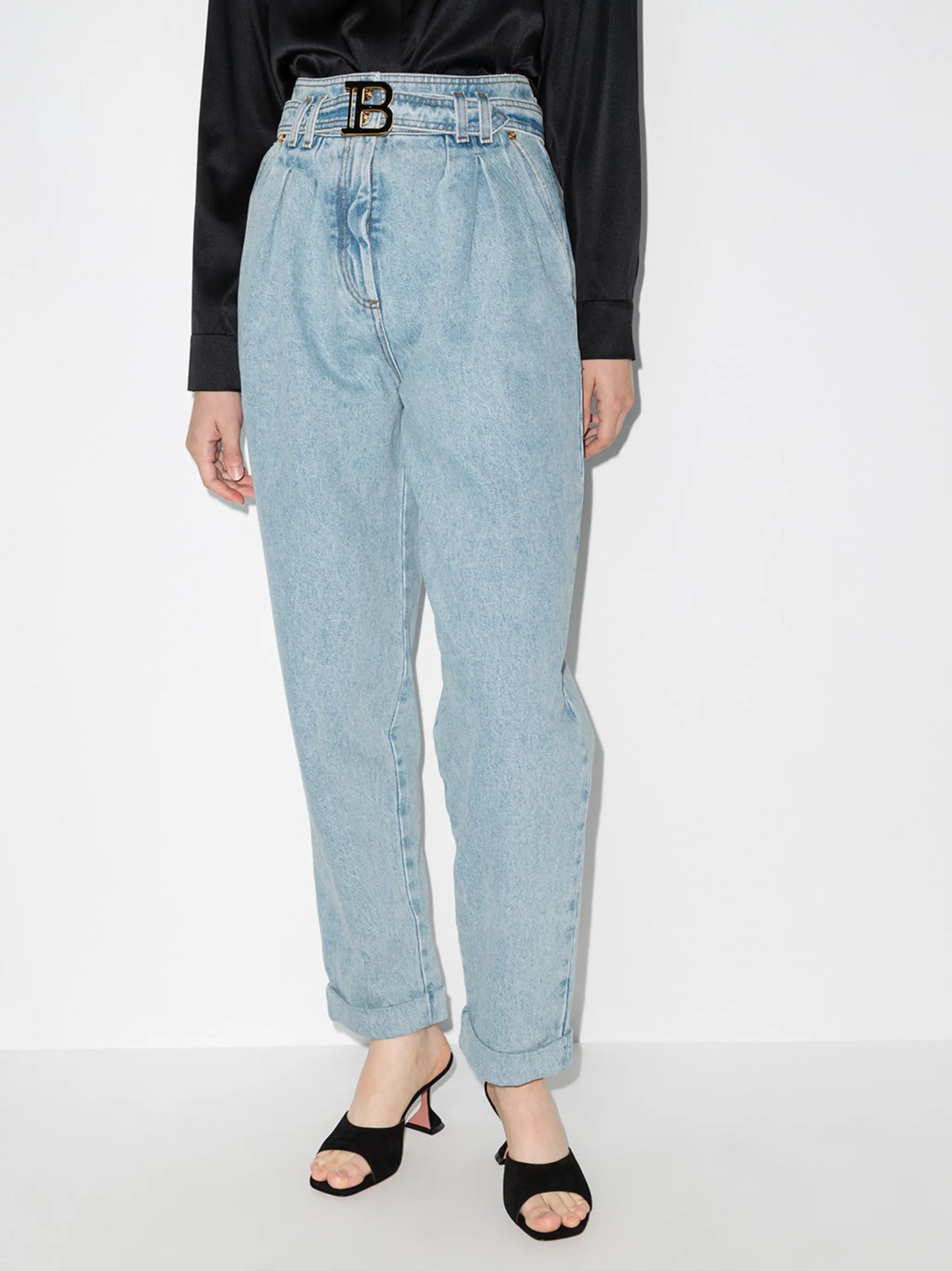 logo-buckle boyfriend jeans