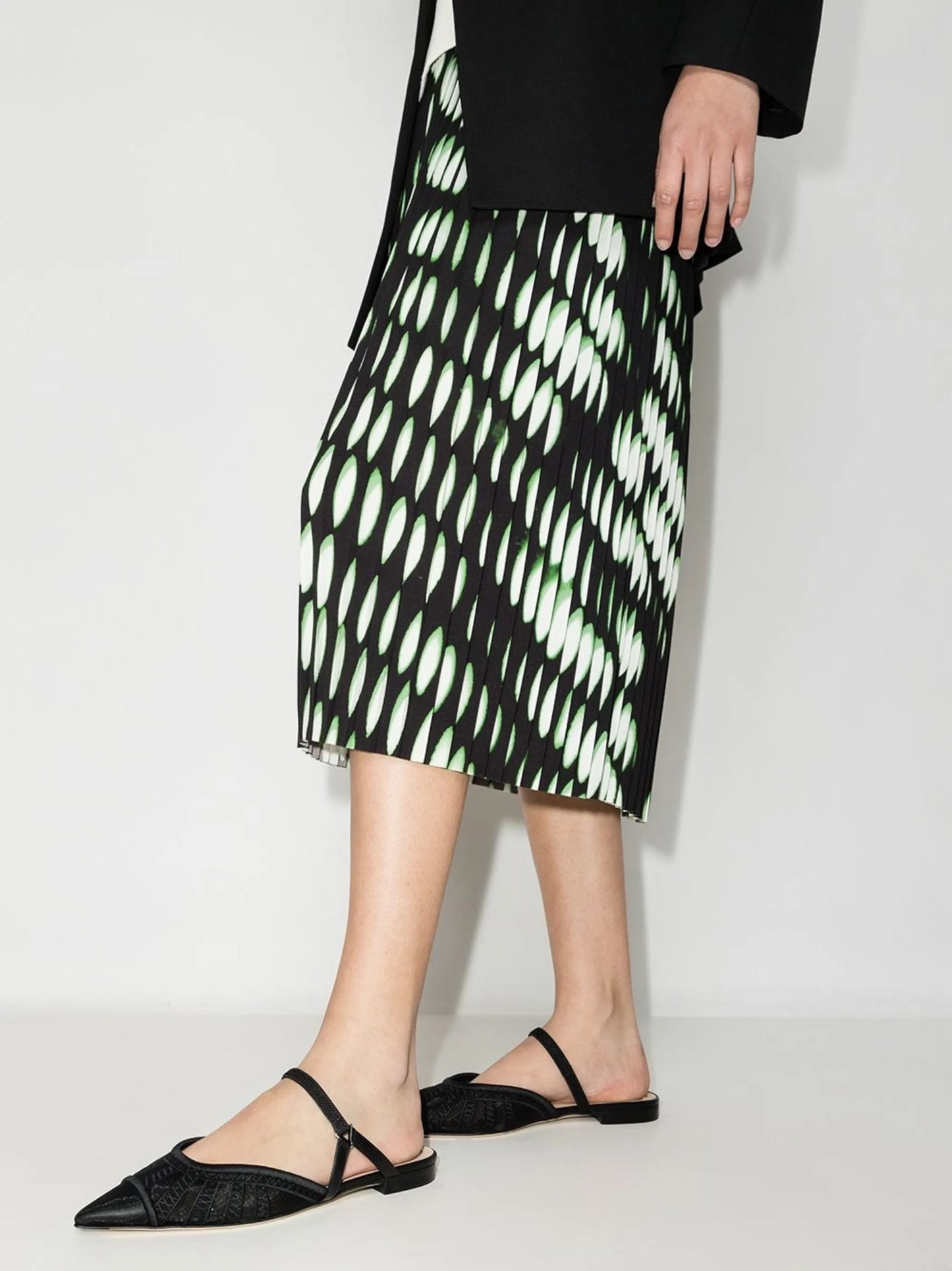 pointed mesh flat pumps