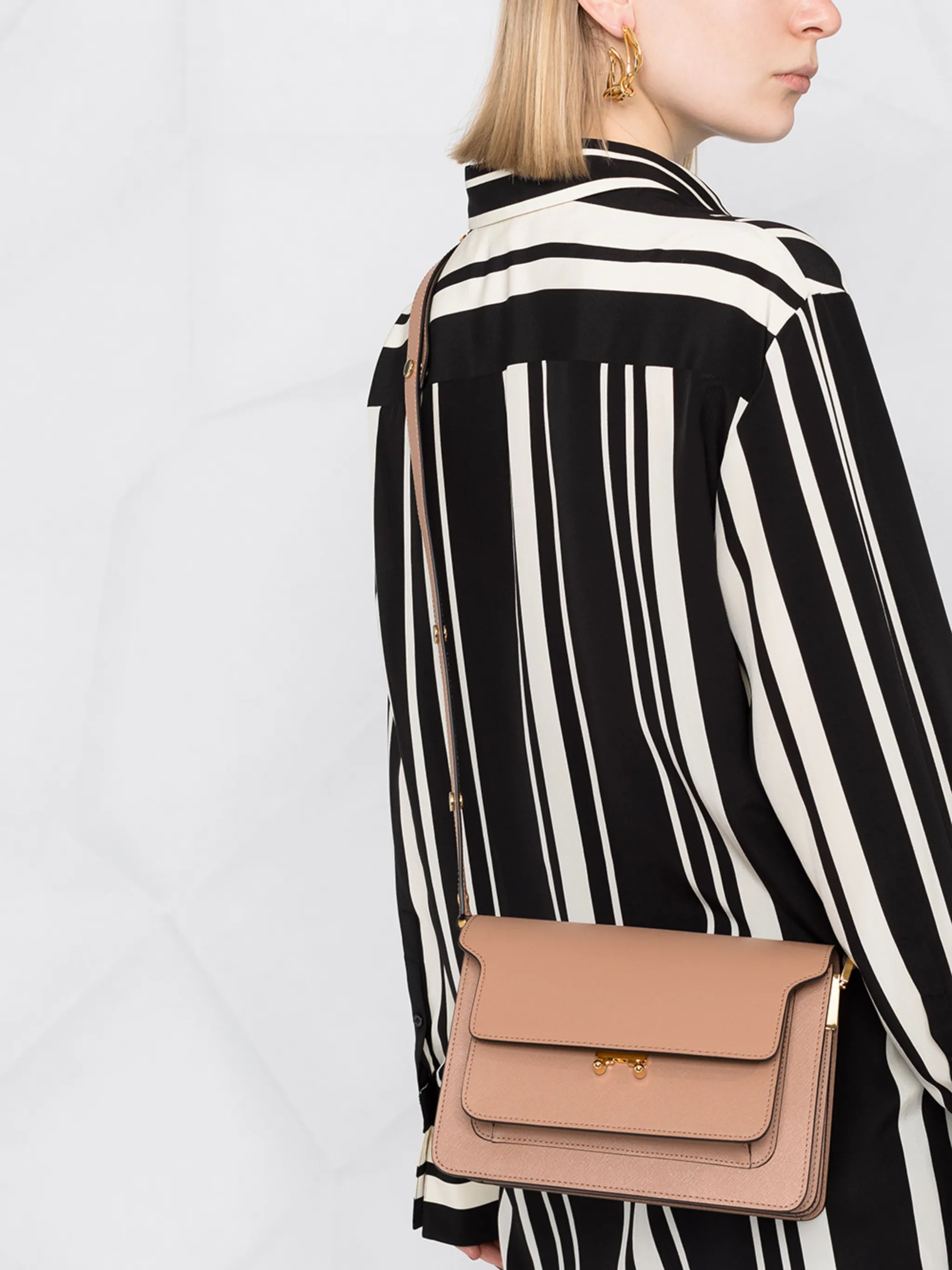 Trunk multi-pocket shoulder bag