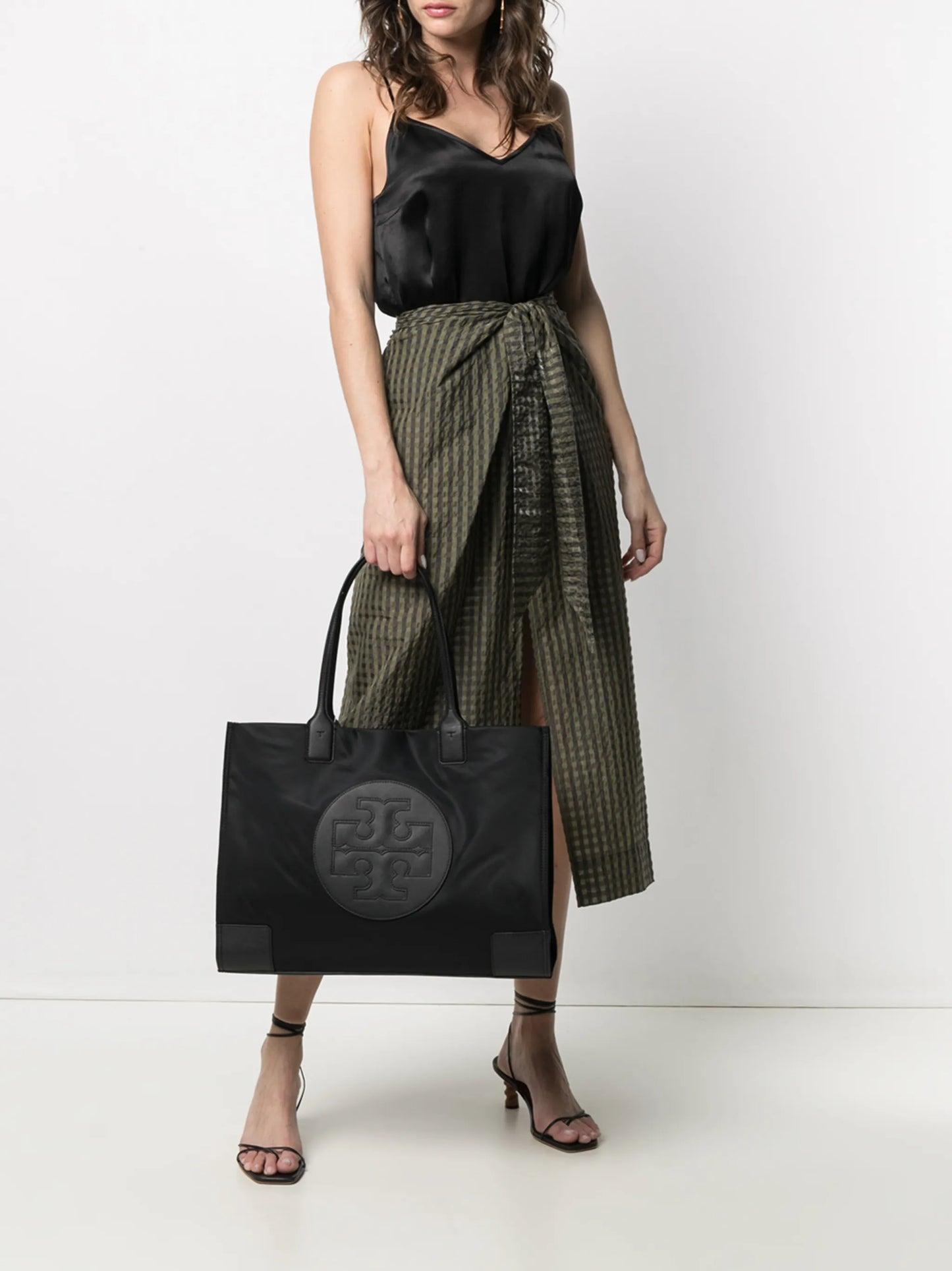 Ella logo-patch tote bag