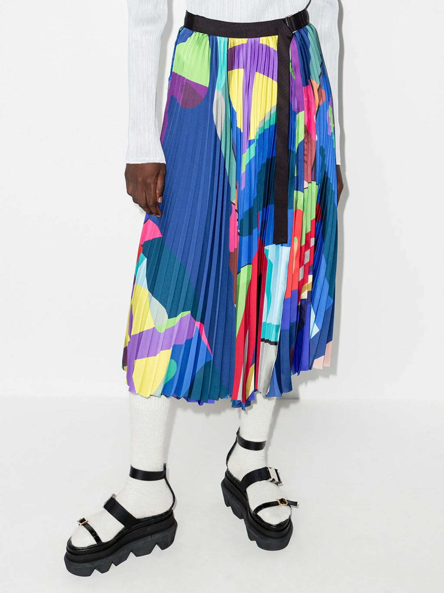 x KAWS print pleated skirt