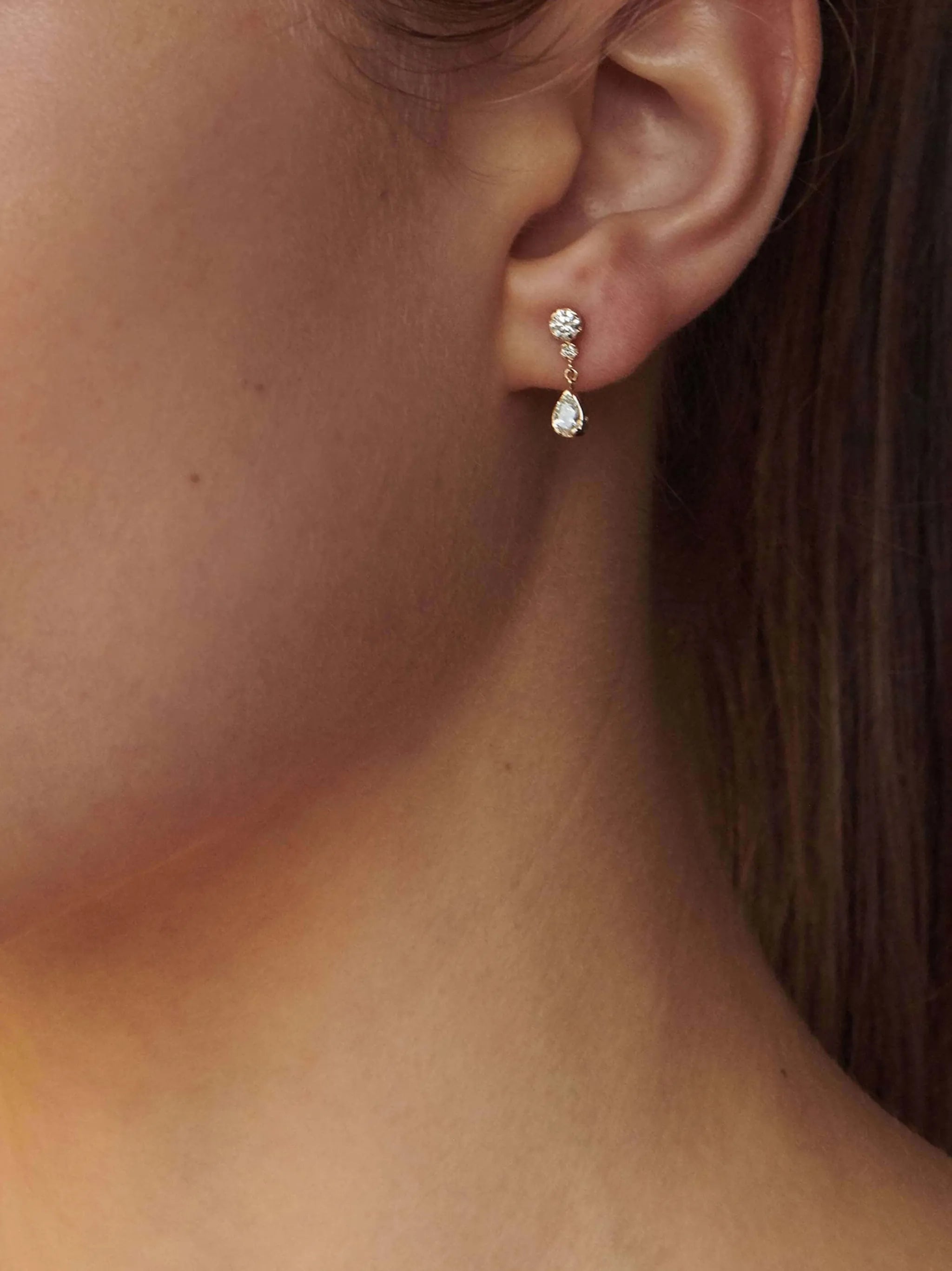 18kt yellow gold Goutte drop earring