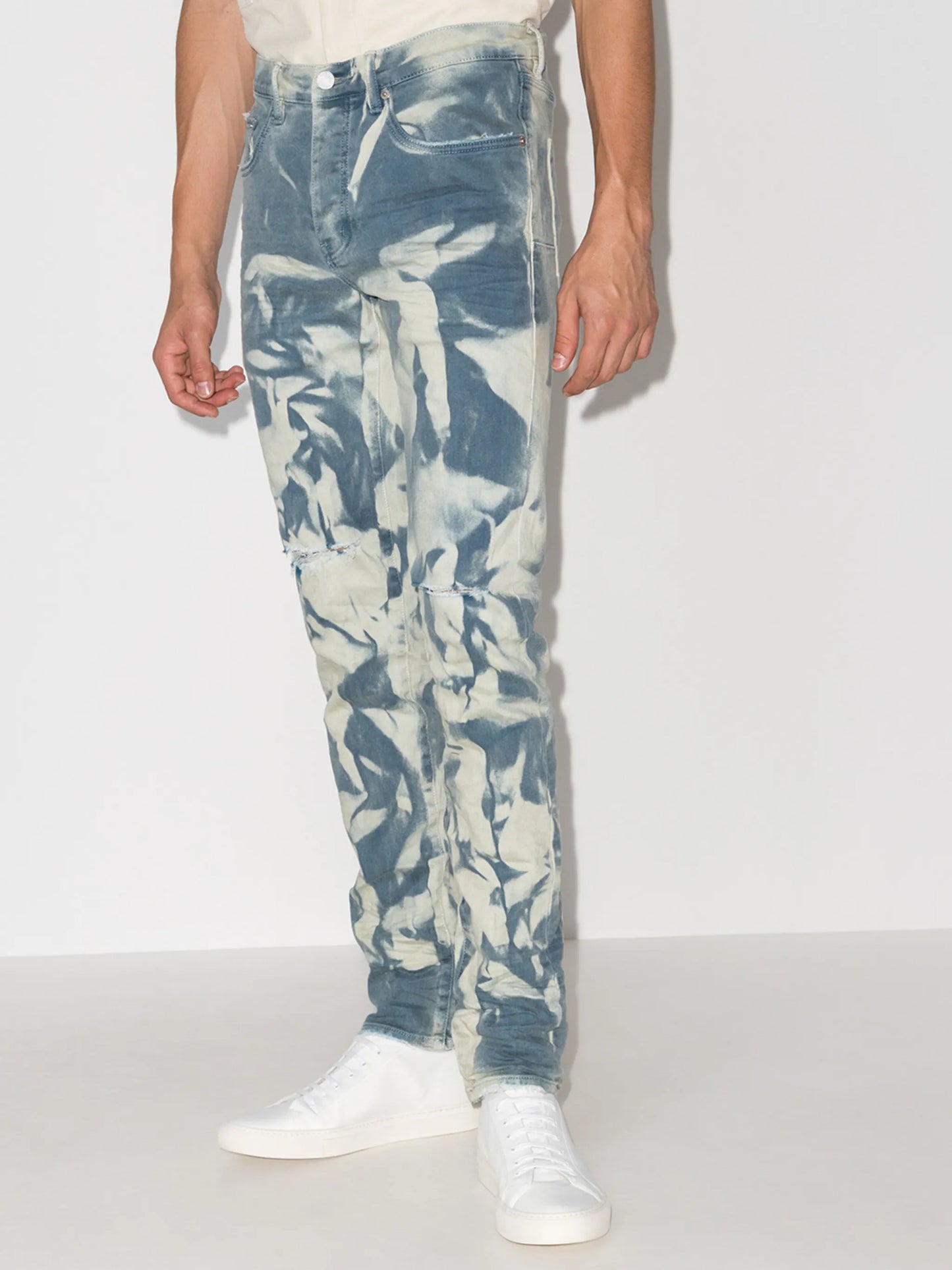 P001 sprayed slim-fit jeans