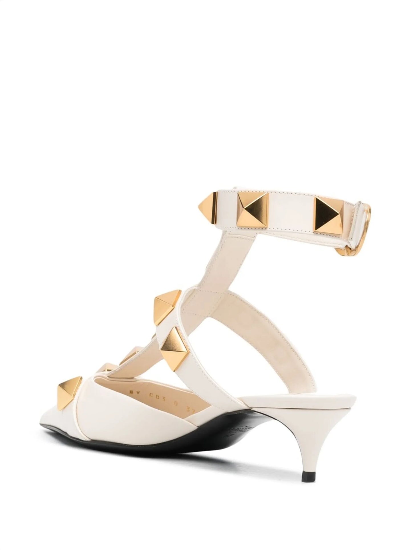 rockstud-detail pointed-toe pumps